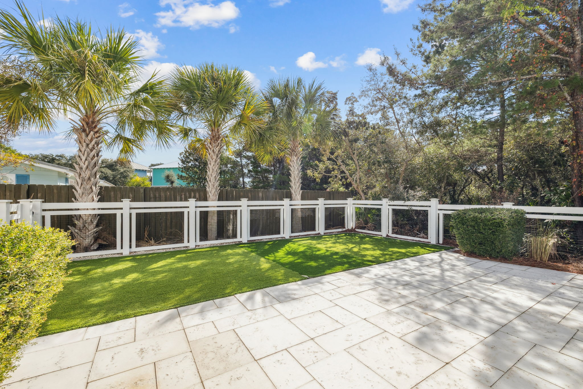 Spacious Green - Perfect for Outdoor Games!