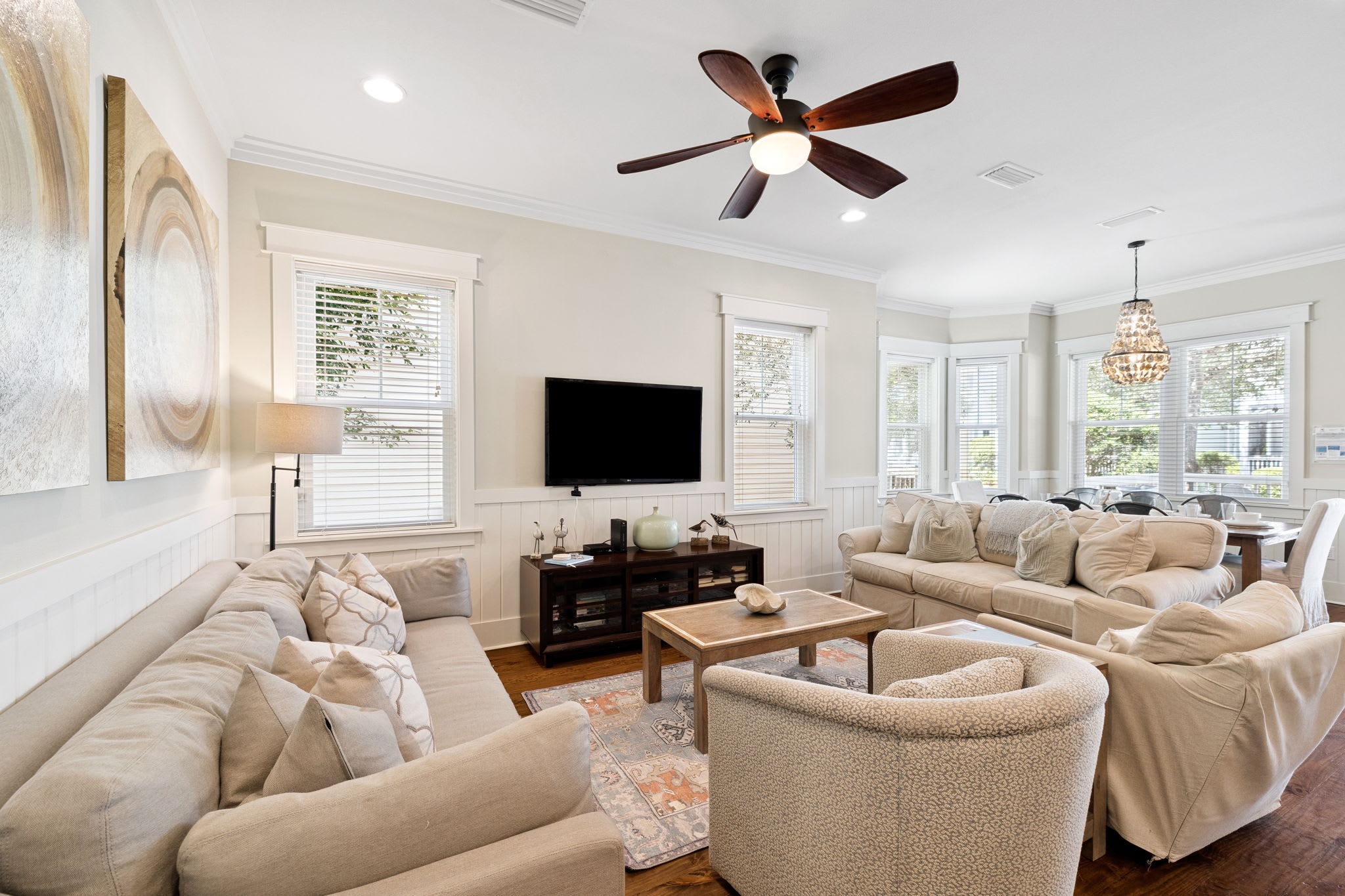 Open & Inviting Living Area