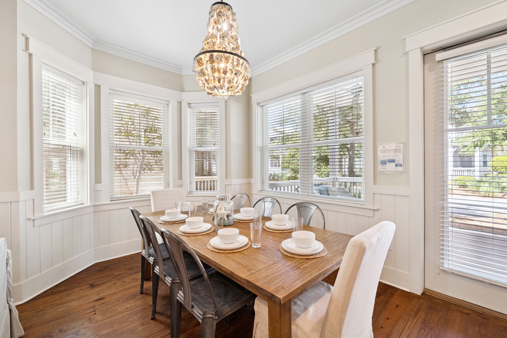 Dining Area with Seating for 8