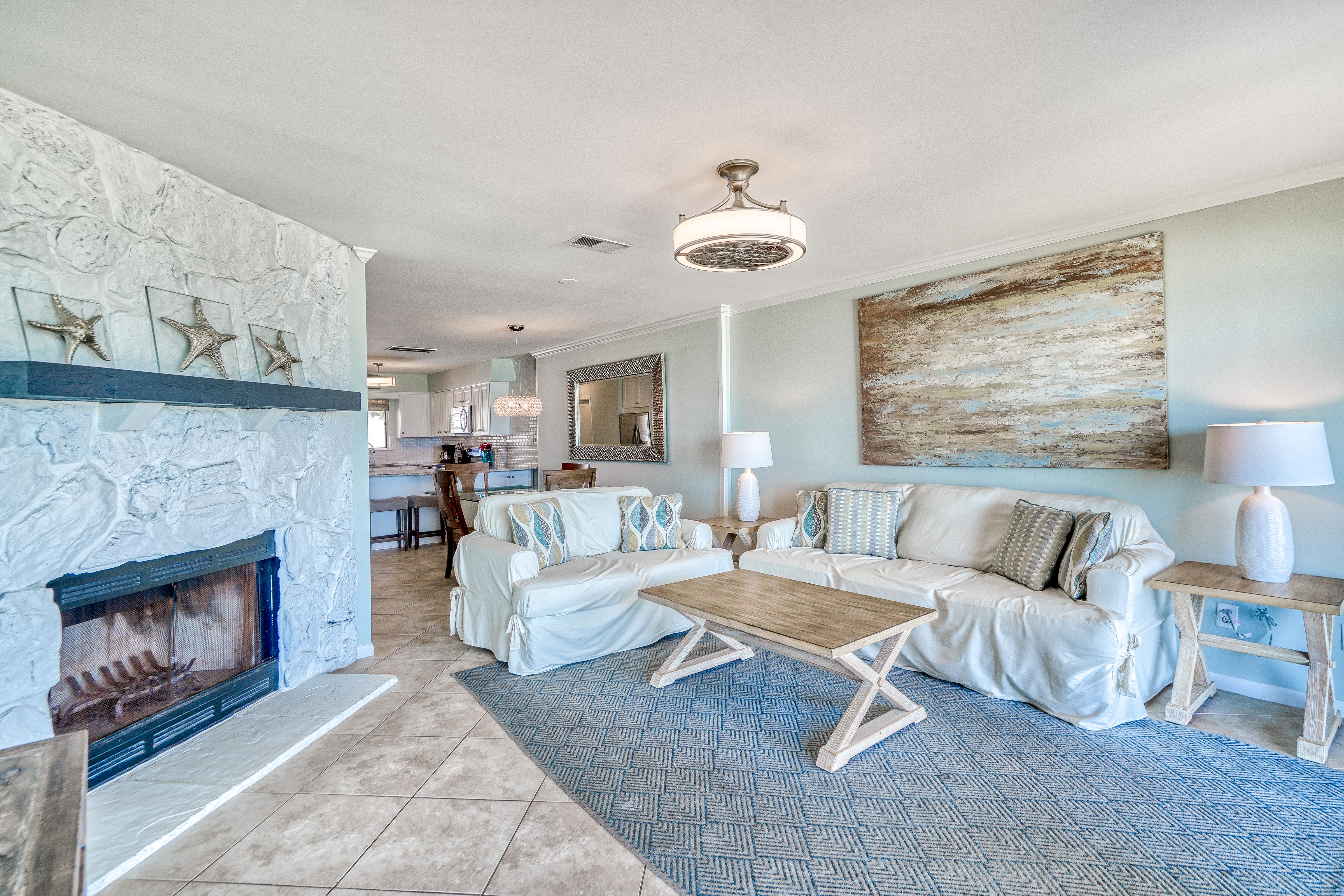 Inviting Living Room and Cozy Couches