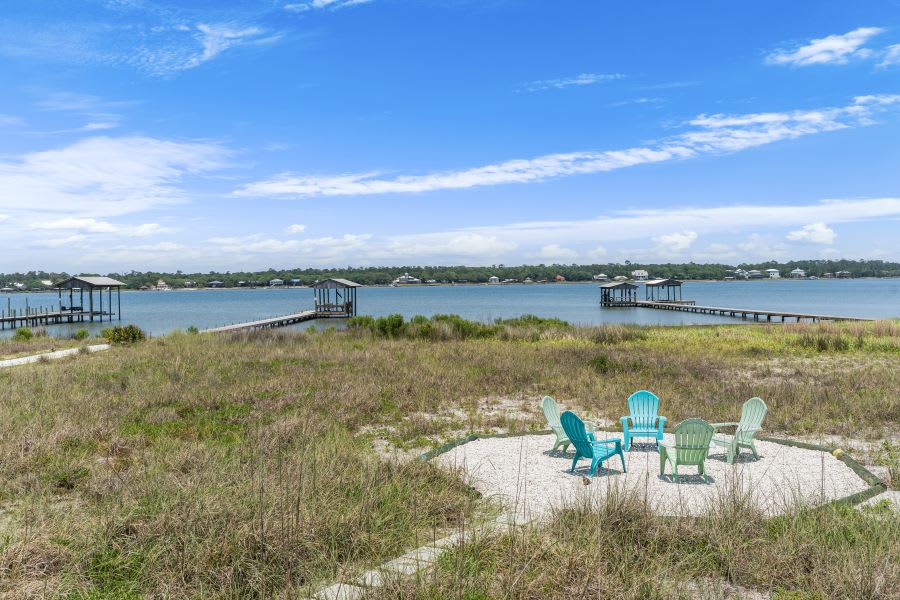 15.1 LBDAZE SITTING AREA LAGOON SIDE