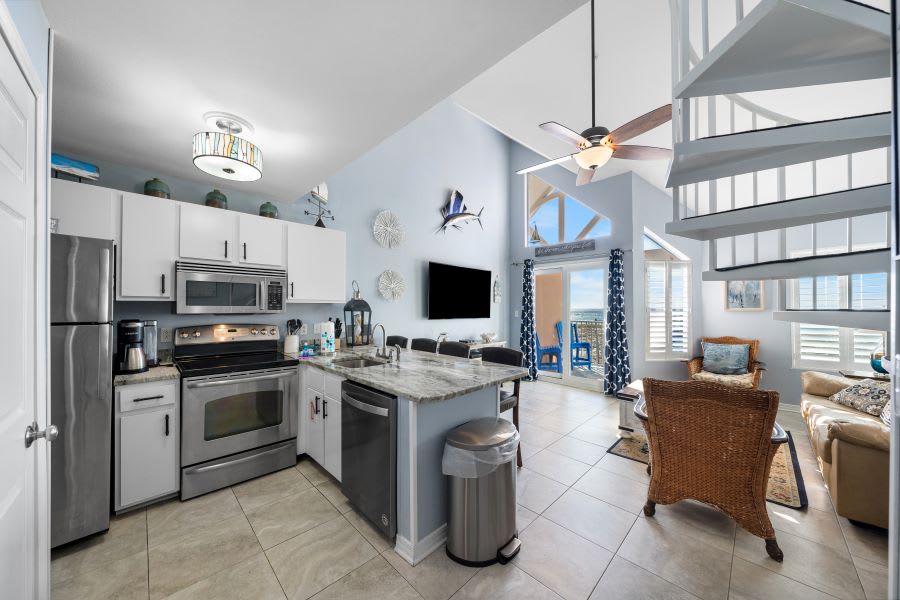 9 Grand Beach Penthouse 3 Kitchen