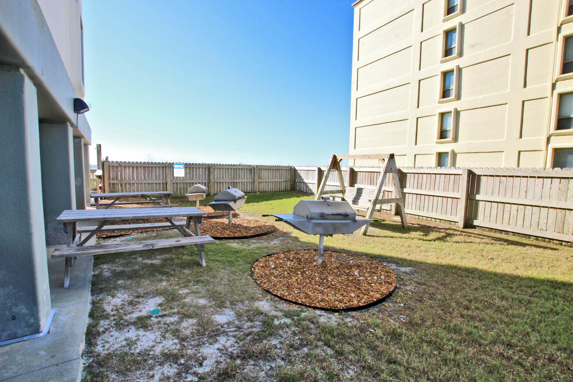 4 - Grilling Area (1)