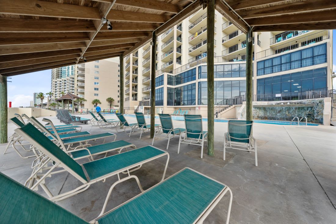 4 Phoenix I Pool Lounging Area