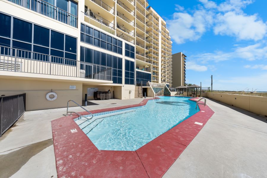 2 PHIII OUTDOOR POOL