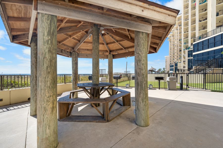 12 PHIII PICNIC-GRILL AREA