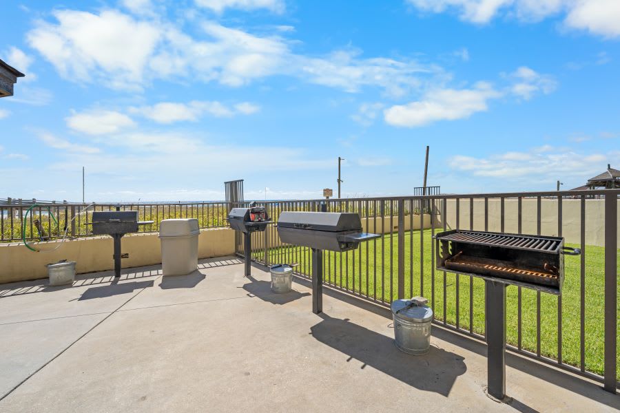 13 PHIII BBQ GRILL AREA