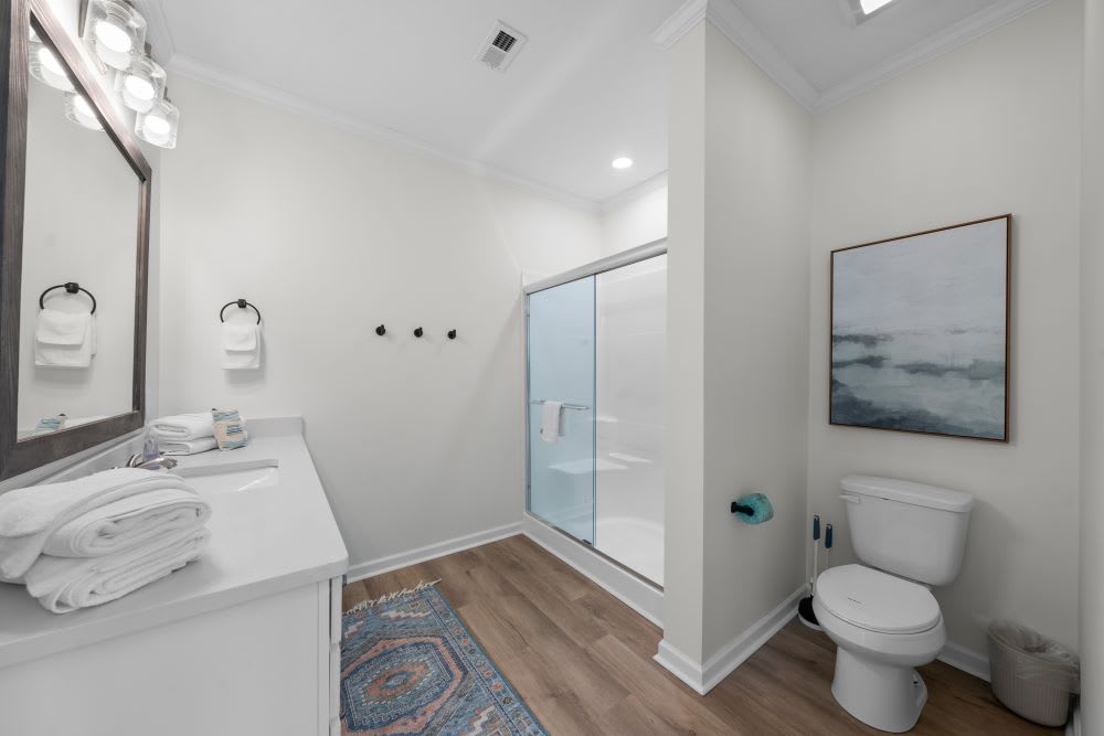 14 Doodle Dunes Primary Bathroom