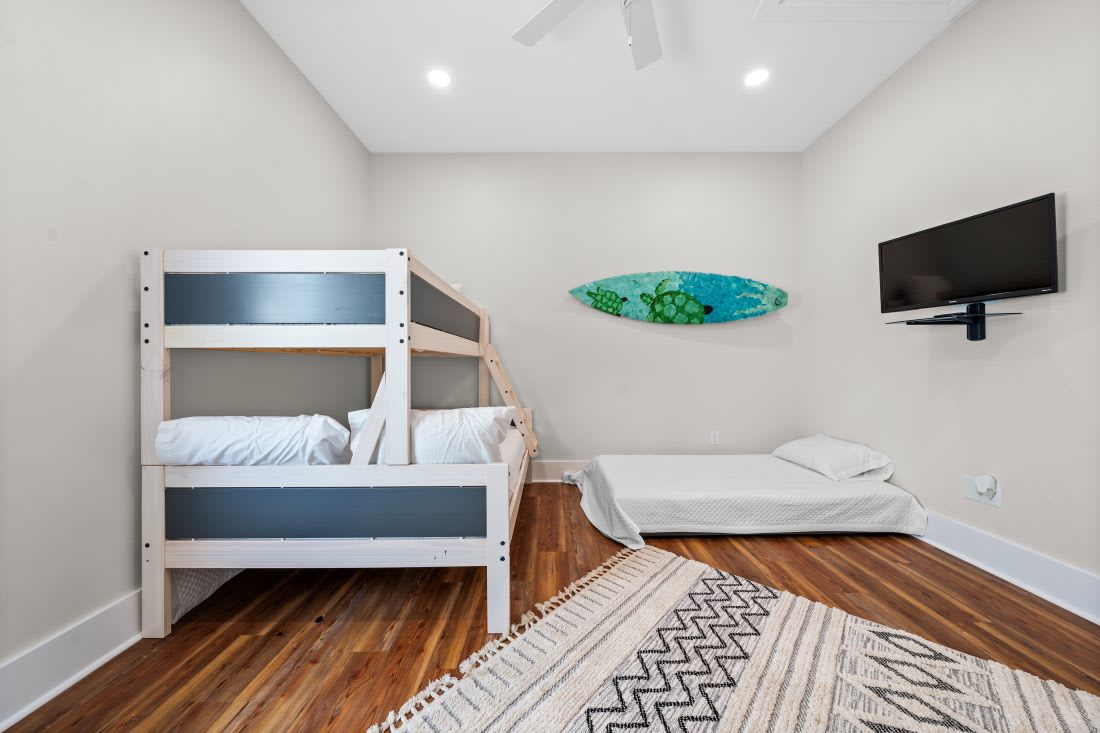 26 His & Hers Bunk Room