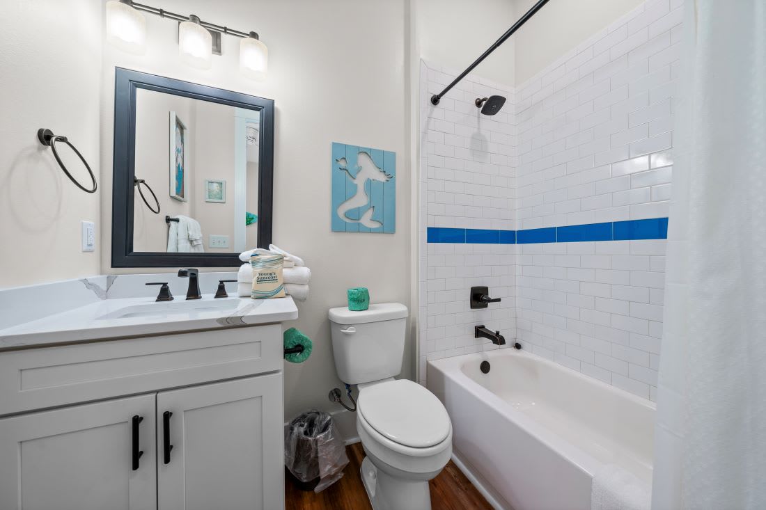 27 His & Hers Bathroom 4