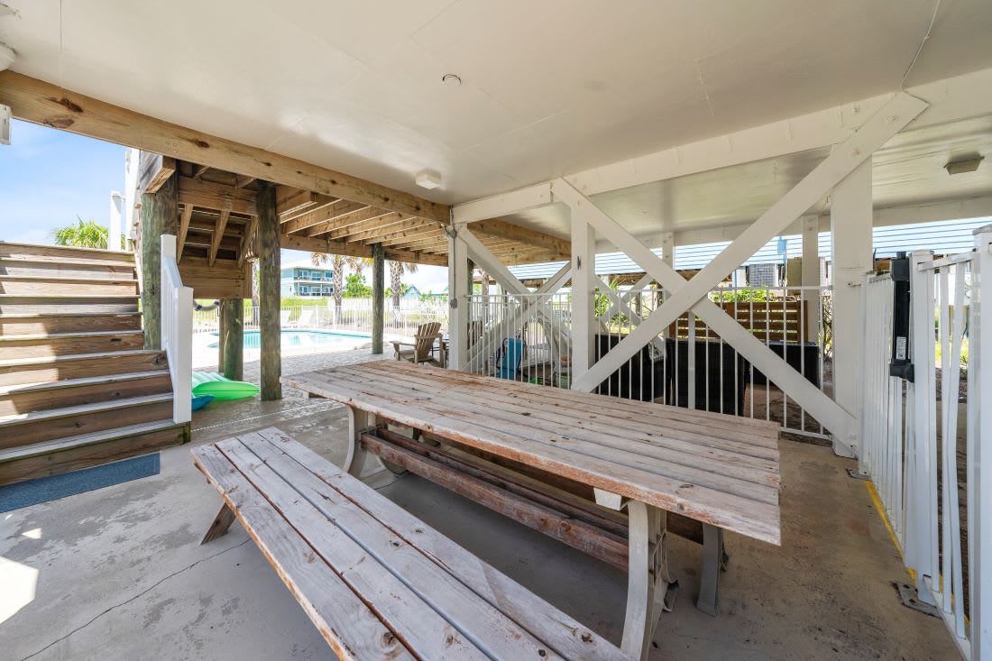 31 4 Shore Outdoor Entertainment Area