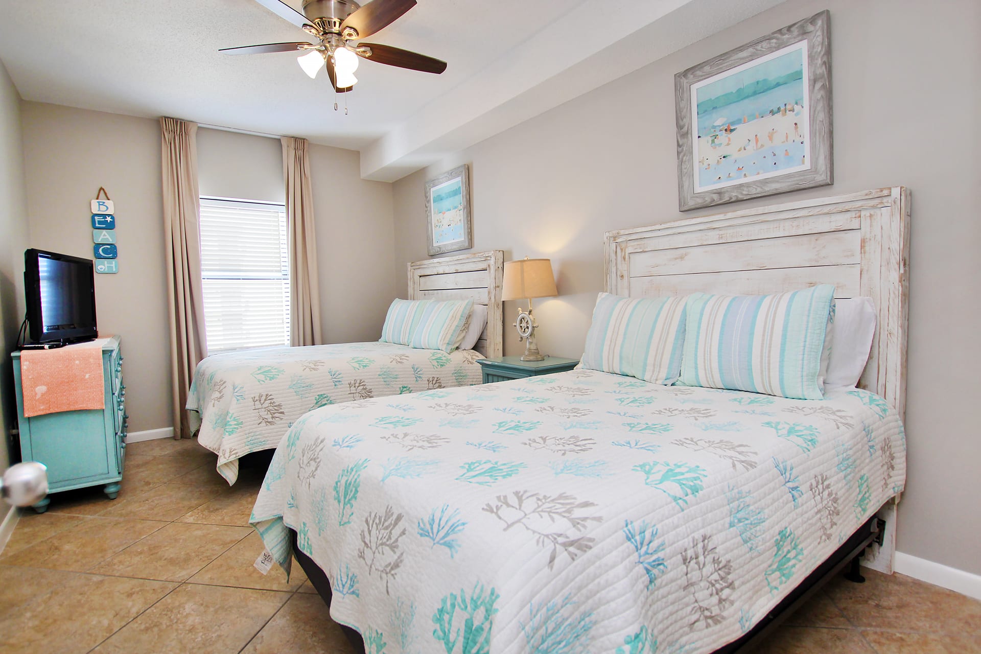 5 - Guest Bedroom 1 (1)