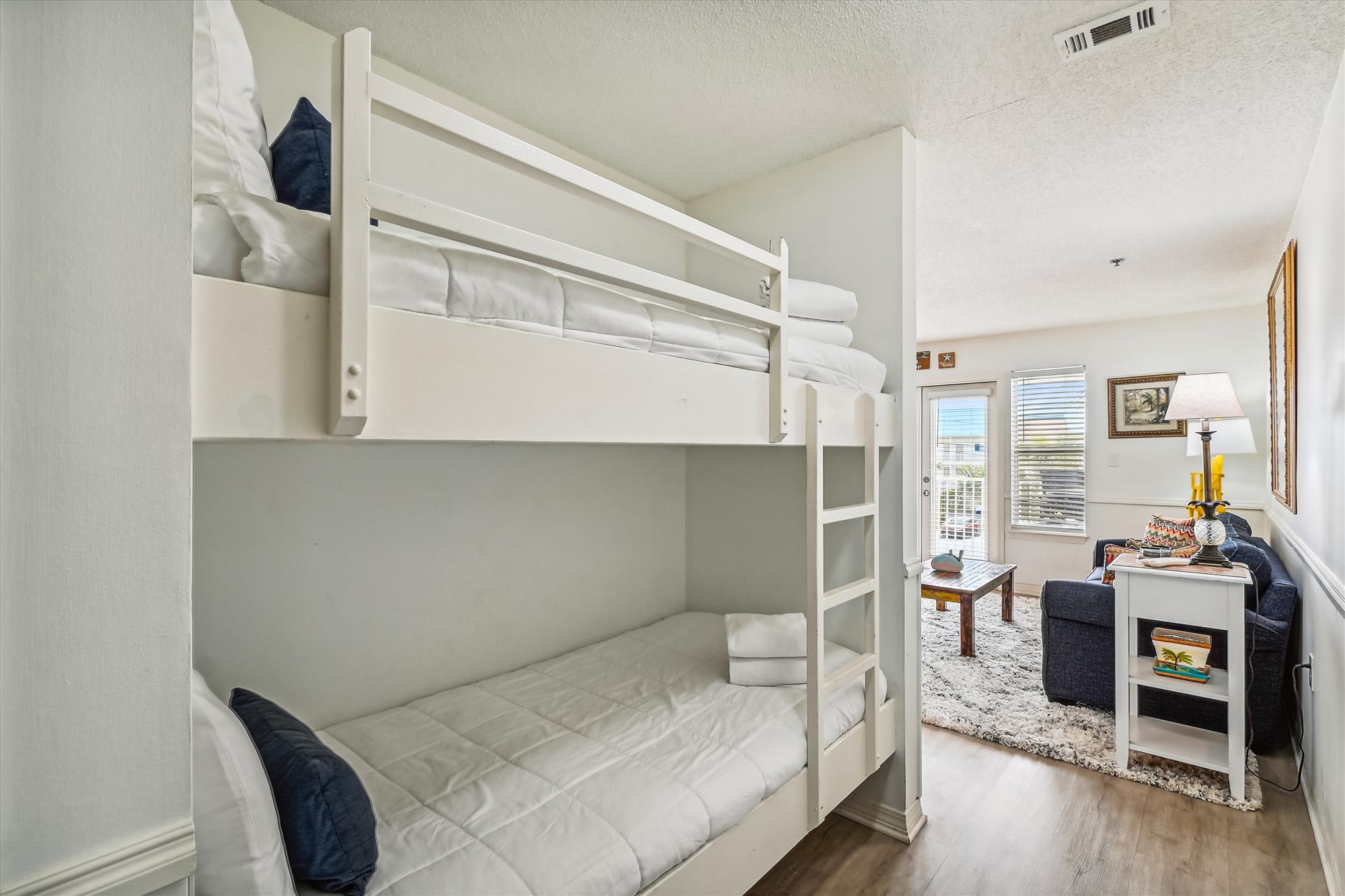 main level-bunk-_dsc5810