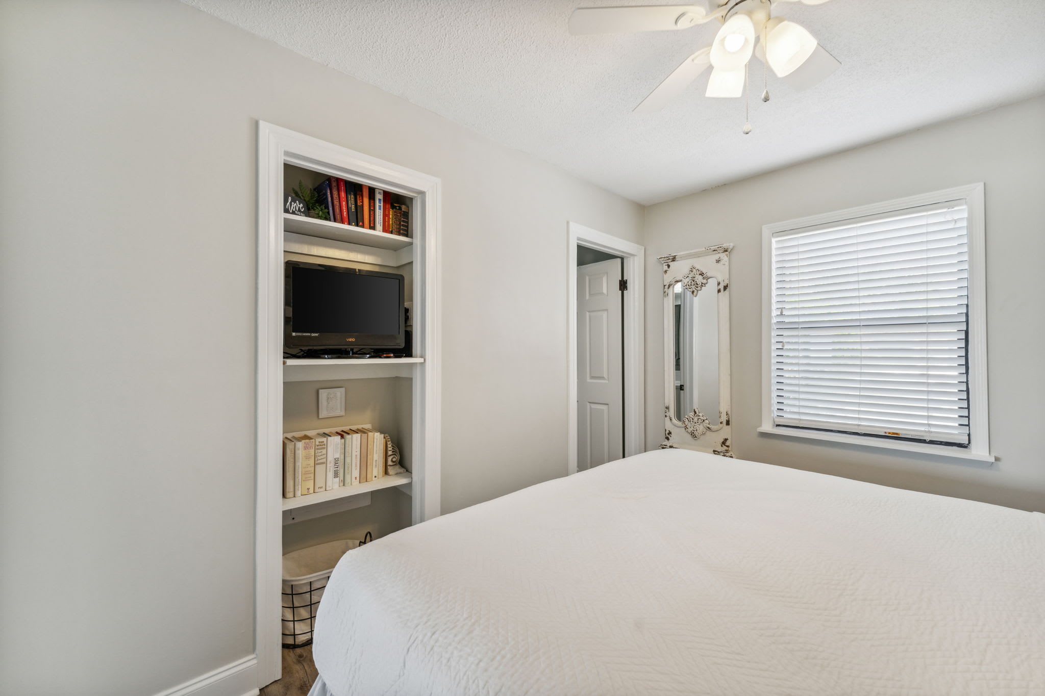 Primary Suite - Equipped with a Flat Screen TV