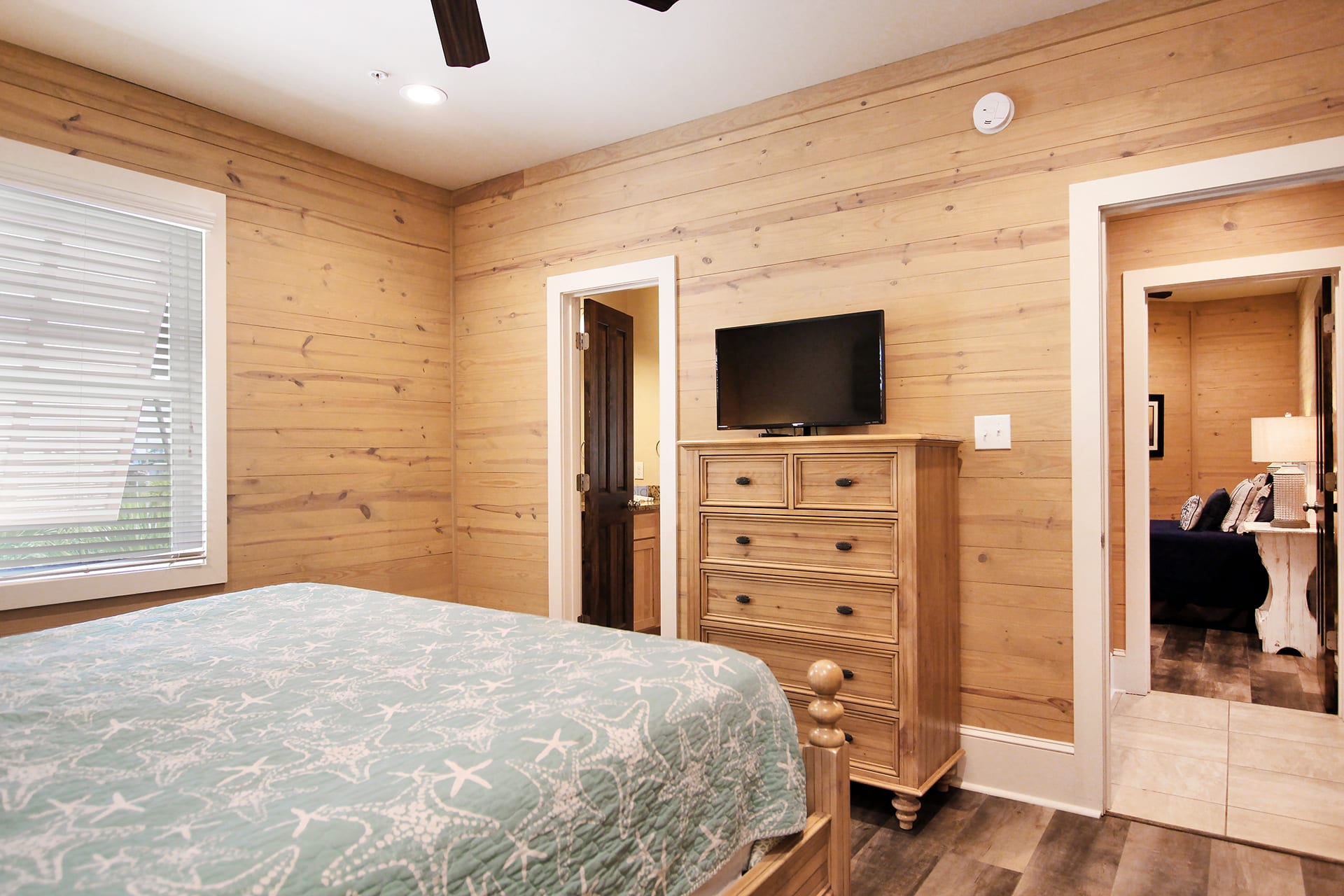 6 - Guest Bedroom 1 (2)