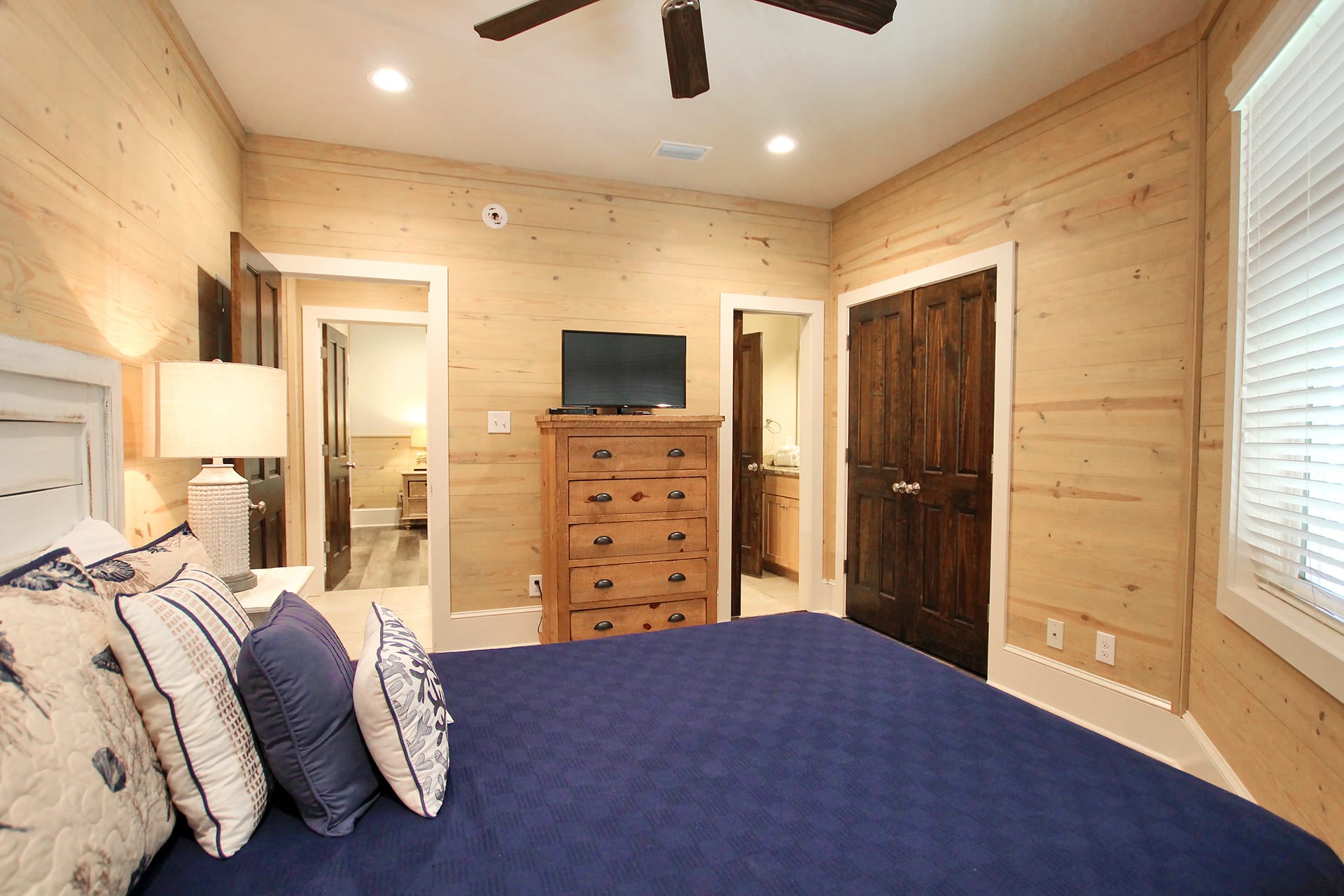 8 - Guest Bedroom 2 (2)