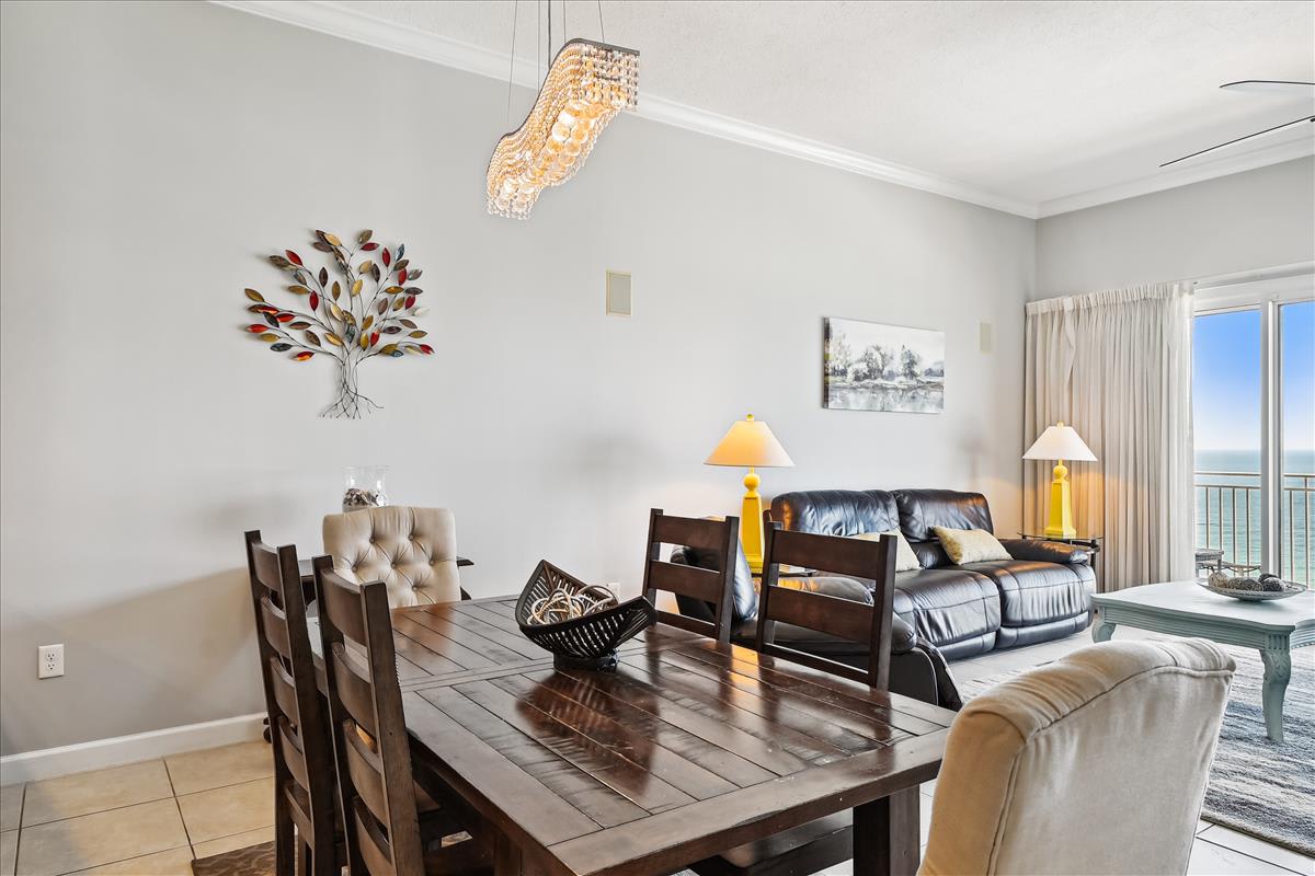 Spacious Oceanview Lounge