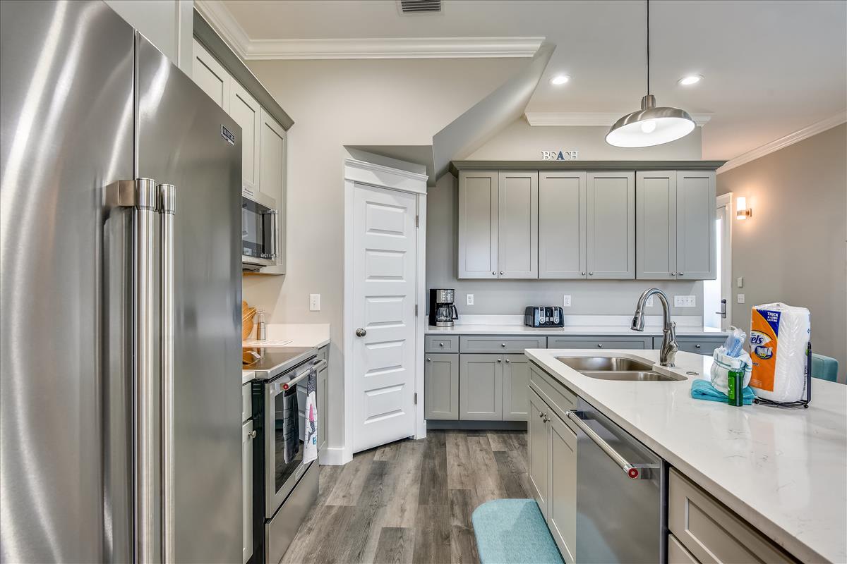Main Level-Fully Equipped Kitchen perfect for snack and meal prep