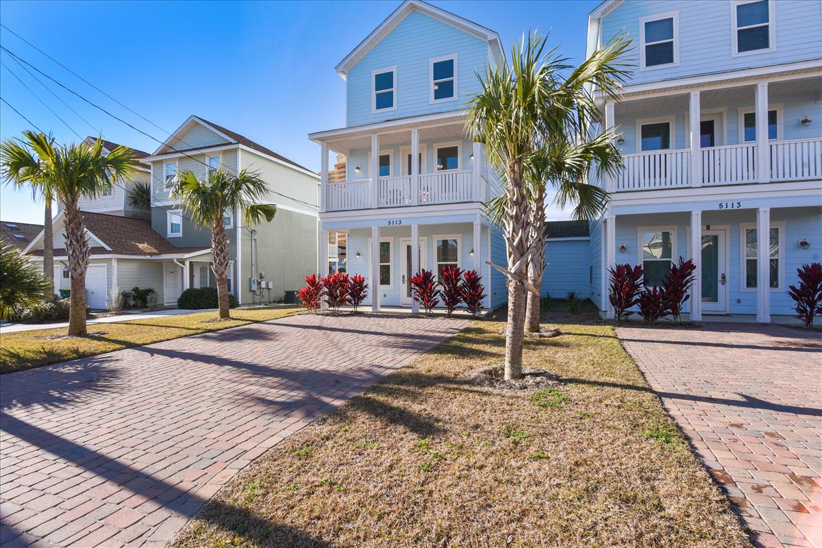 Exterior with drive and convenient parking