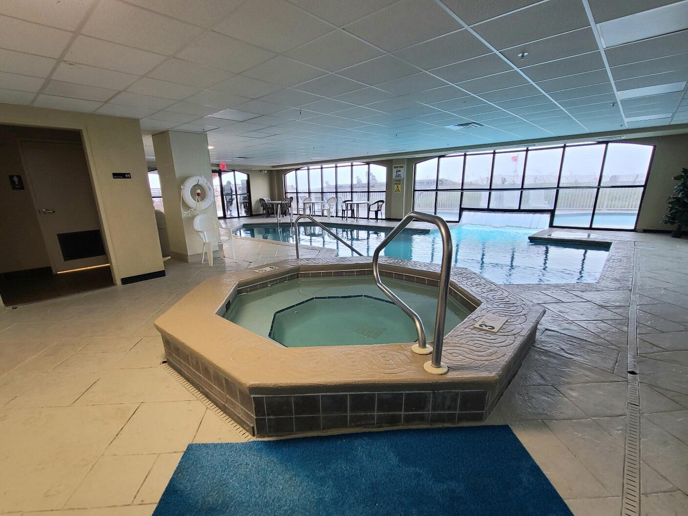 Indoor Pool (4)
