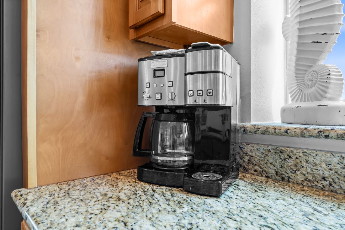 12 Lagoon Tower 902 Kitchen