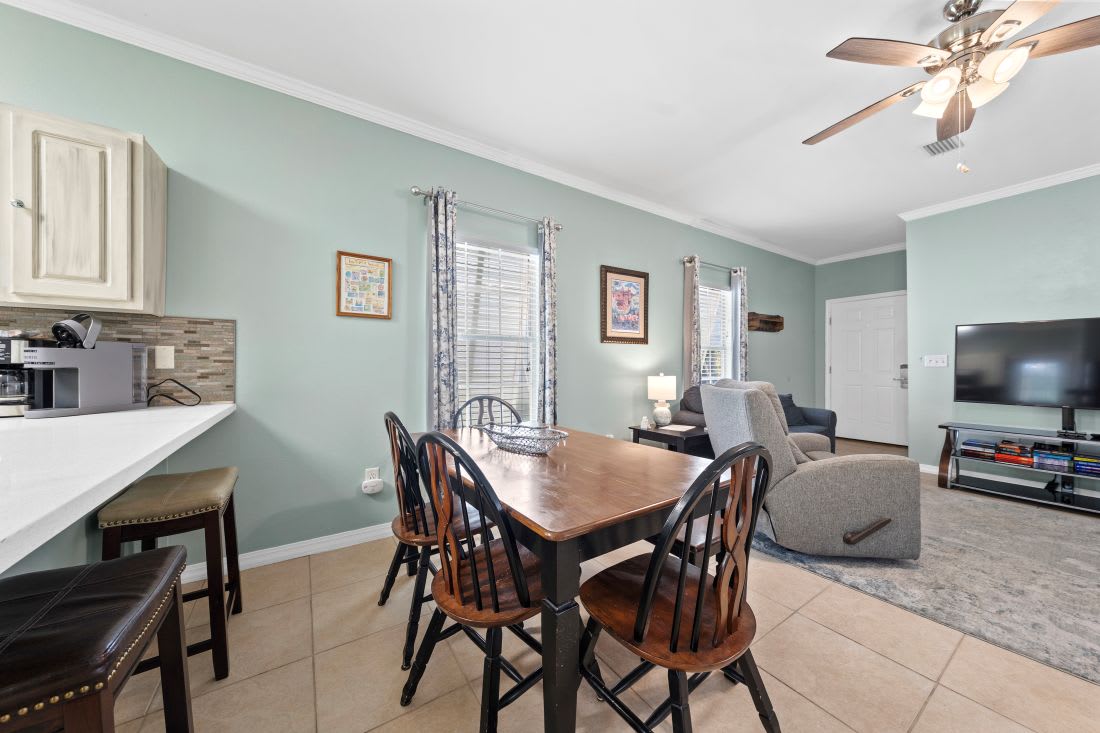 6 OB Villas Dockside Dining