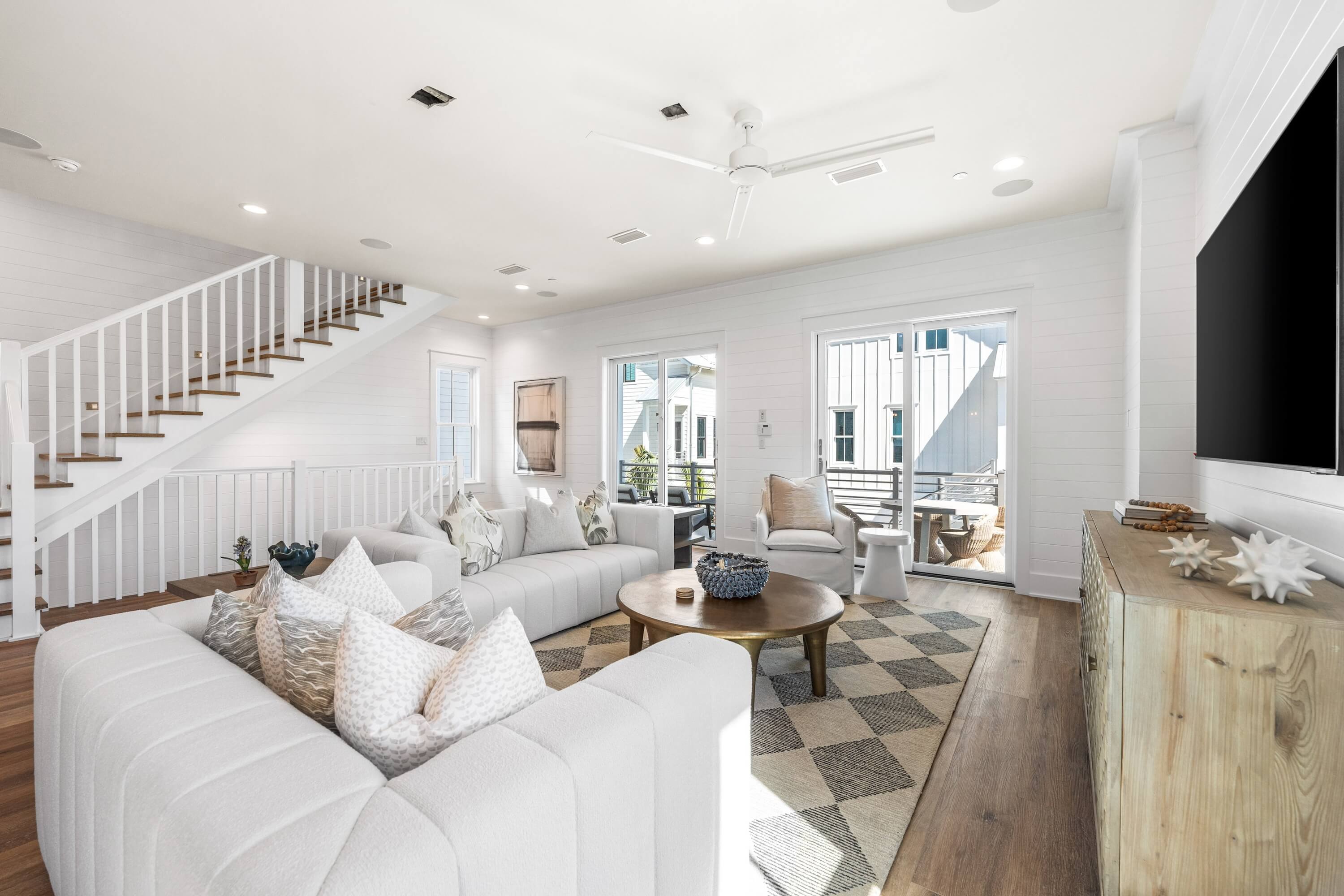 Multiple living areas so everyone can spread out