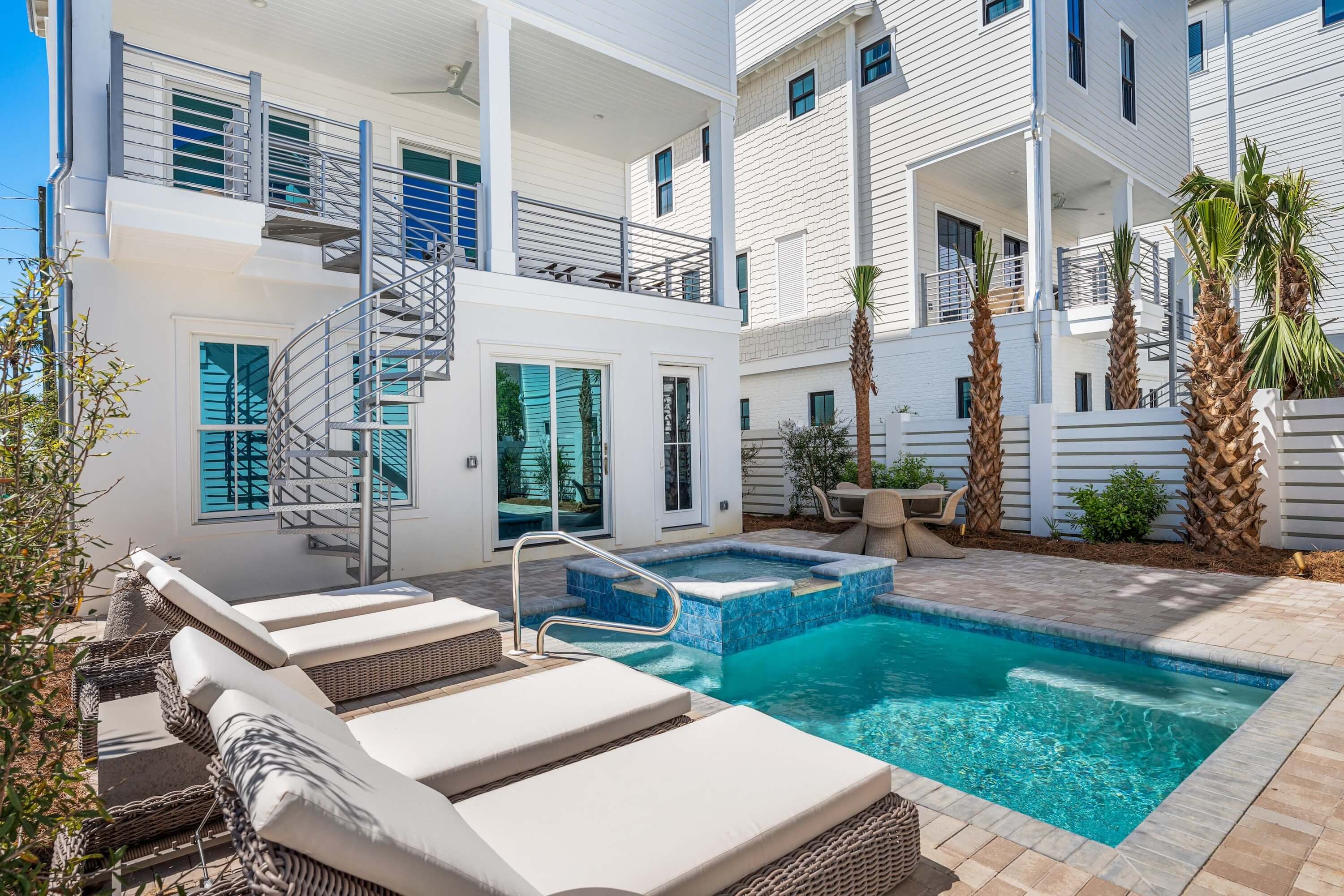 These cozy poolside lounge chairs are waiting for you!