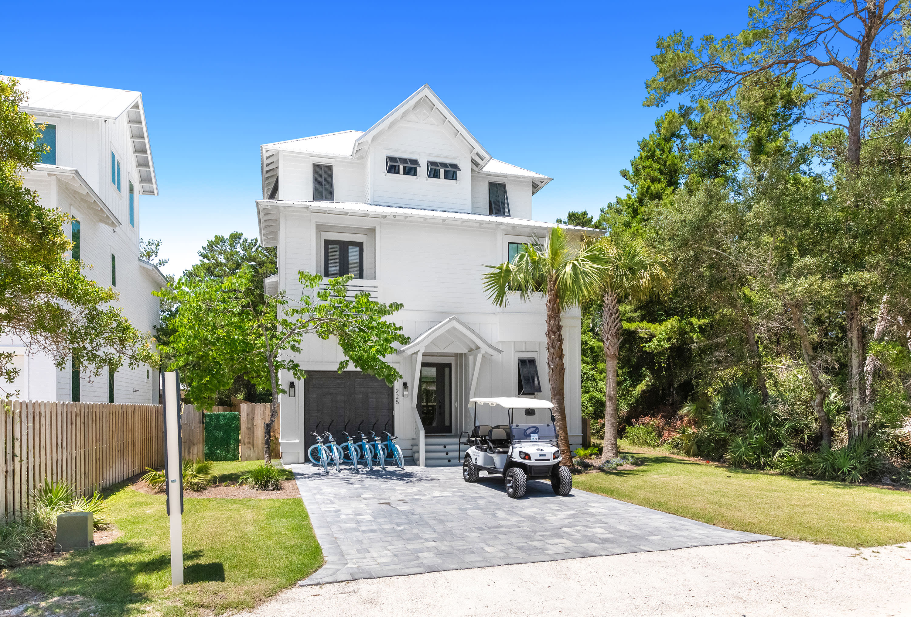 Driveway parking for 3 cars (garage access not available)