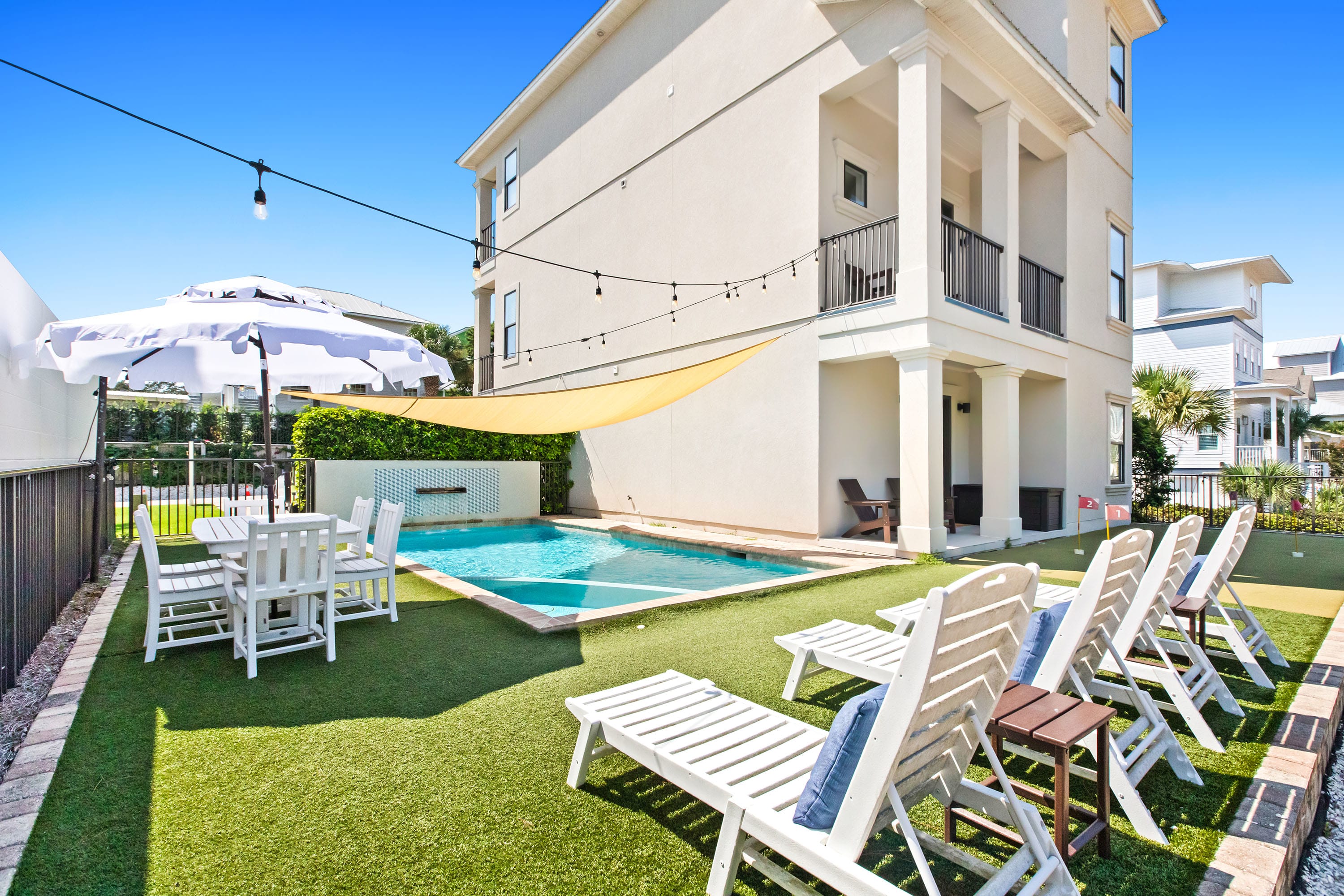 Welcome to Bahama Mama!