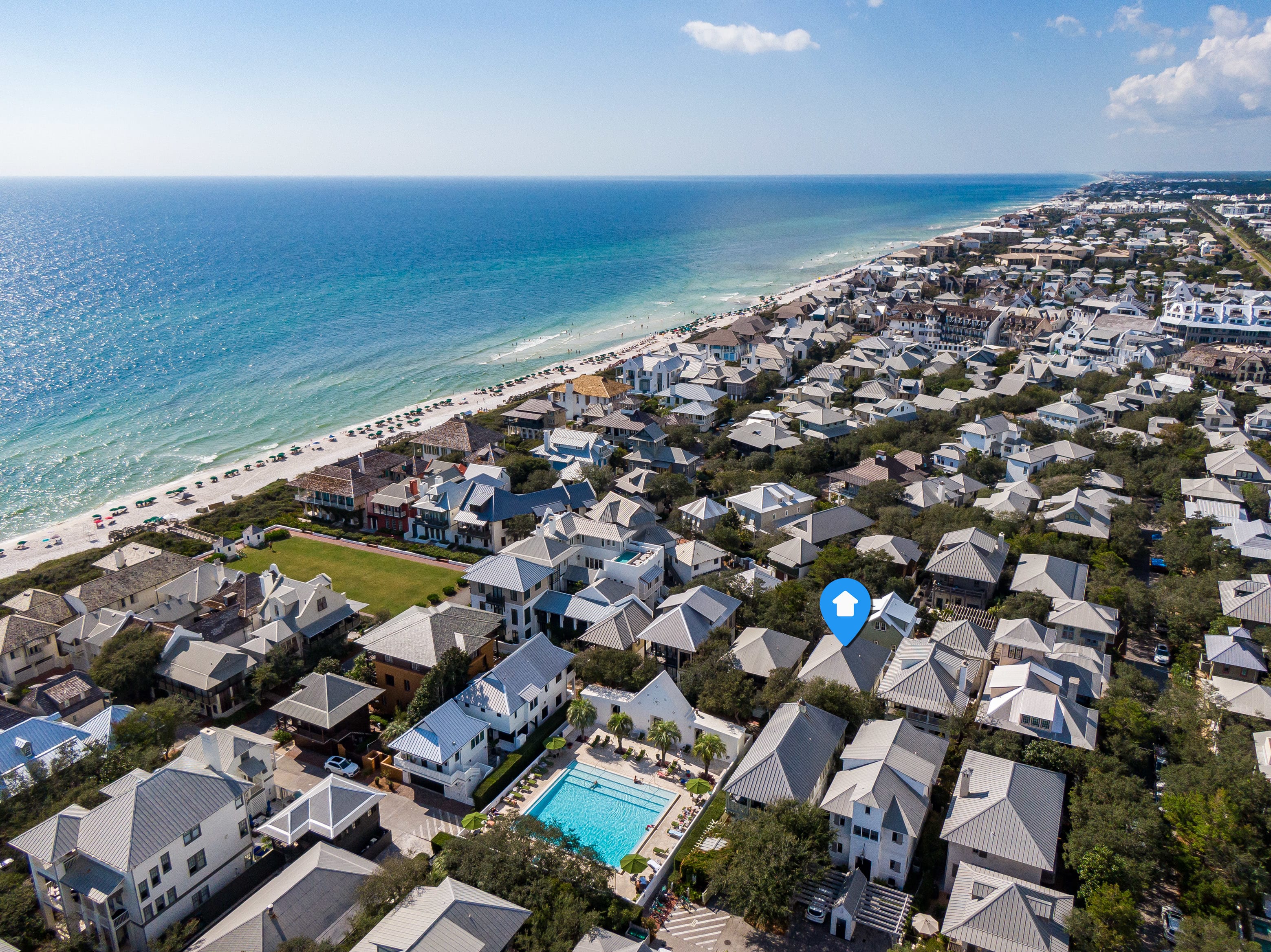 Steps from the Beach and Eastern Green!