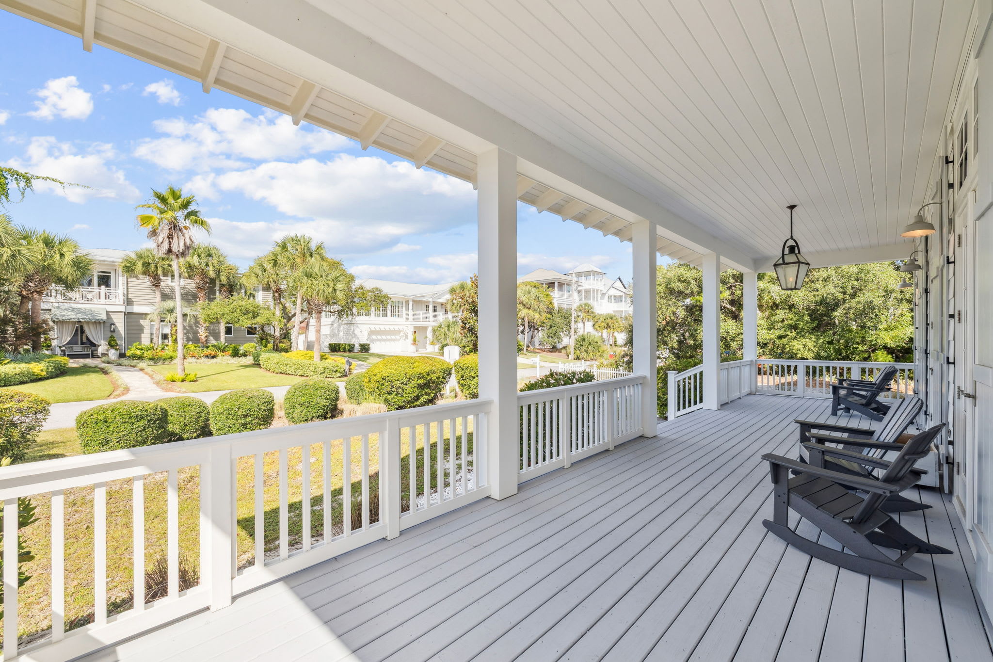 Spacious Front Porch - Perfect for Morning Coffee