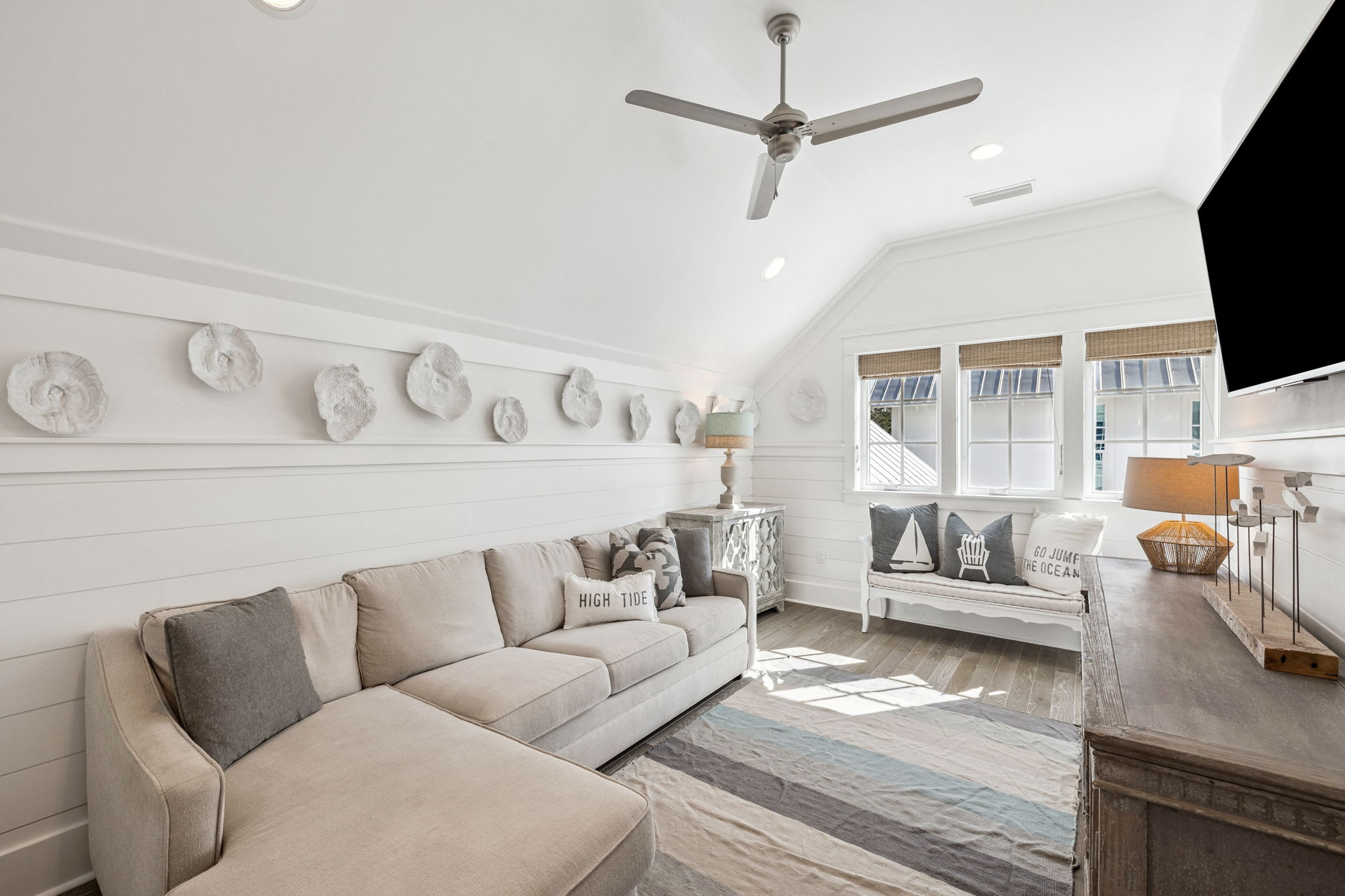 2nd Floor - Secondary Living Area