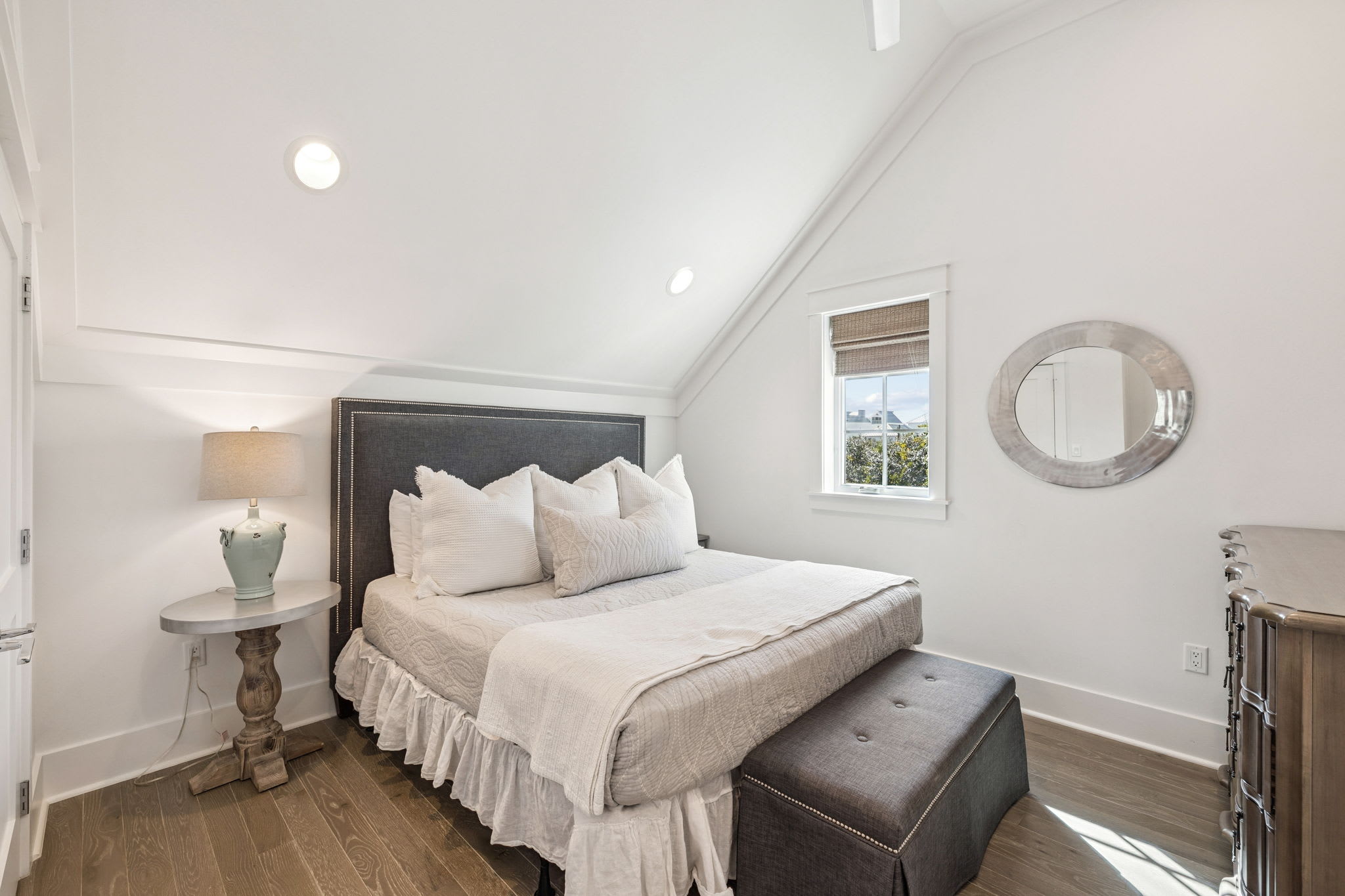 2nd Floor - King Guest Suite