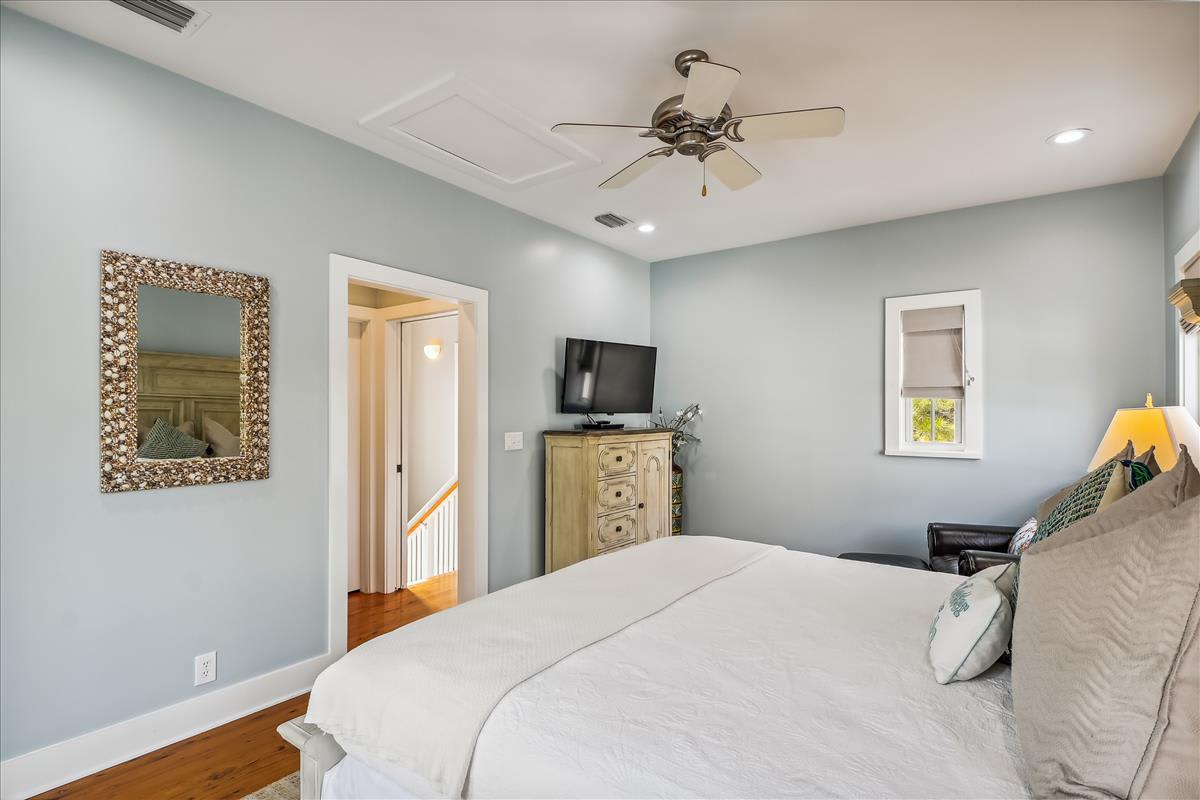 2nd Floor Primary Suite - King Size Bed