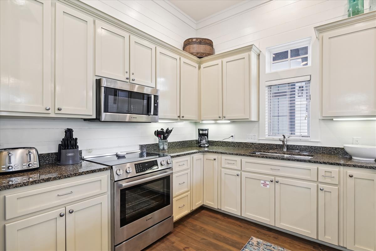 Chef's Kitchen - Offering Stainless Steel Appliances!