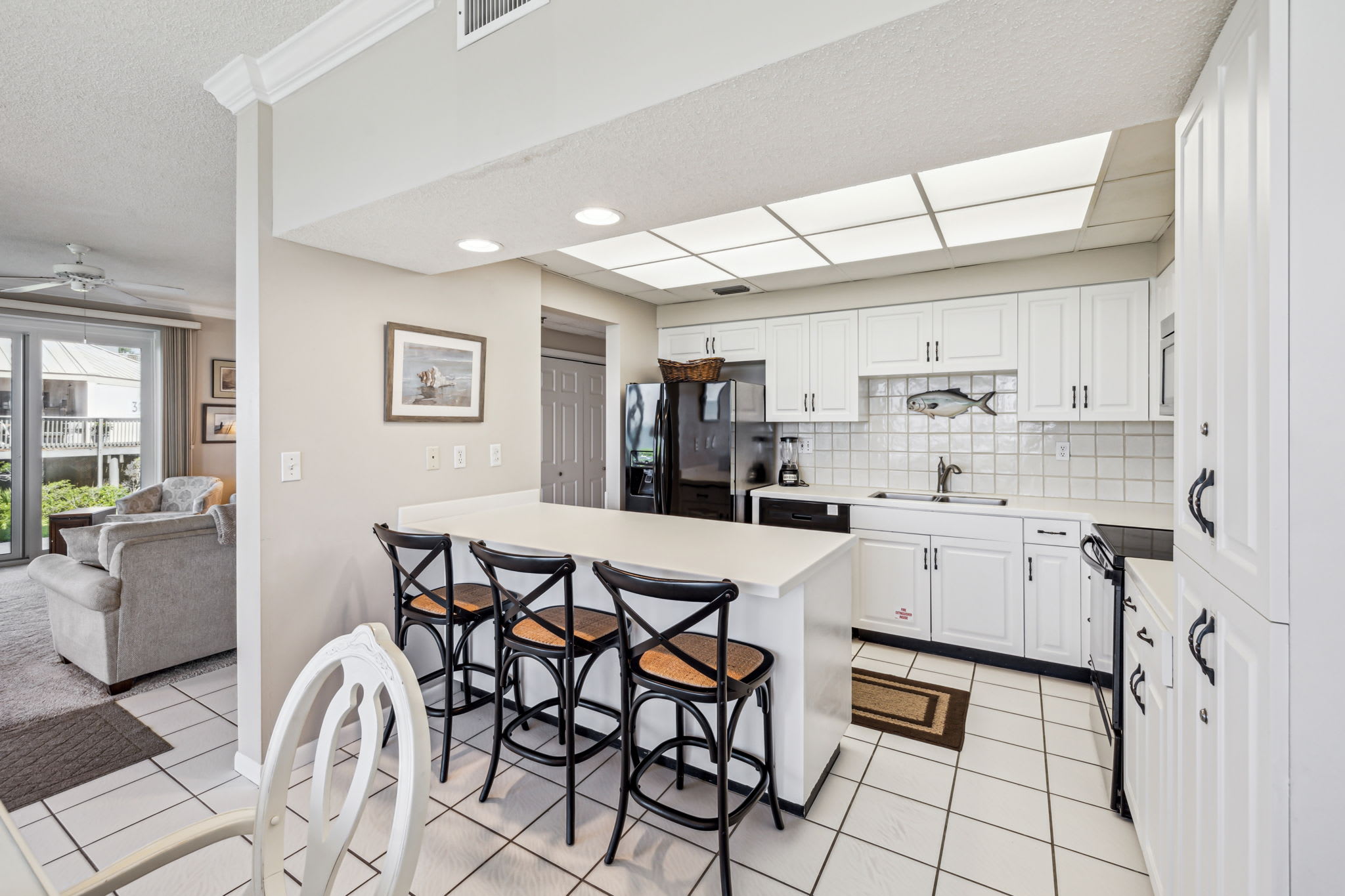 Well Lit & Spacious Kitchen