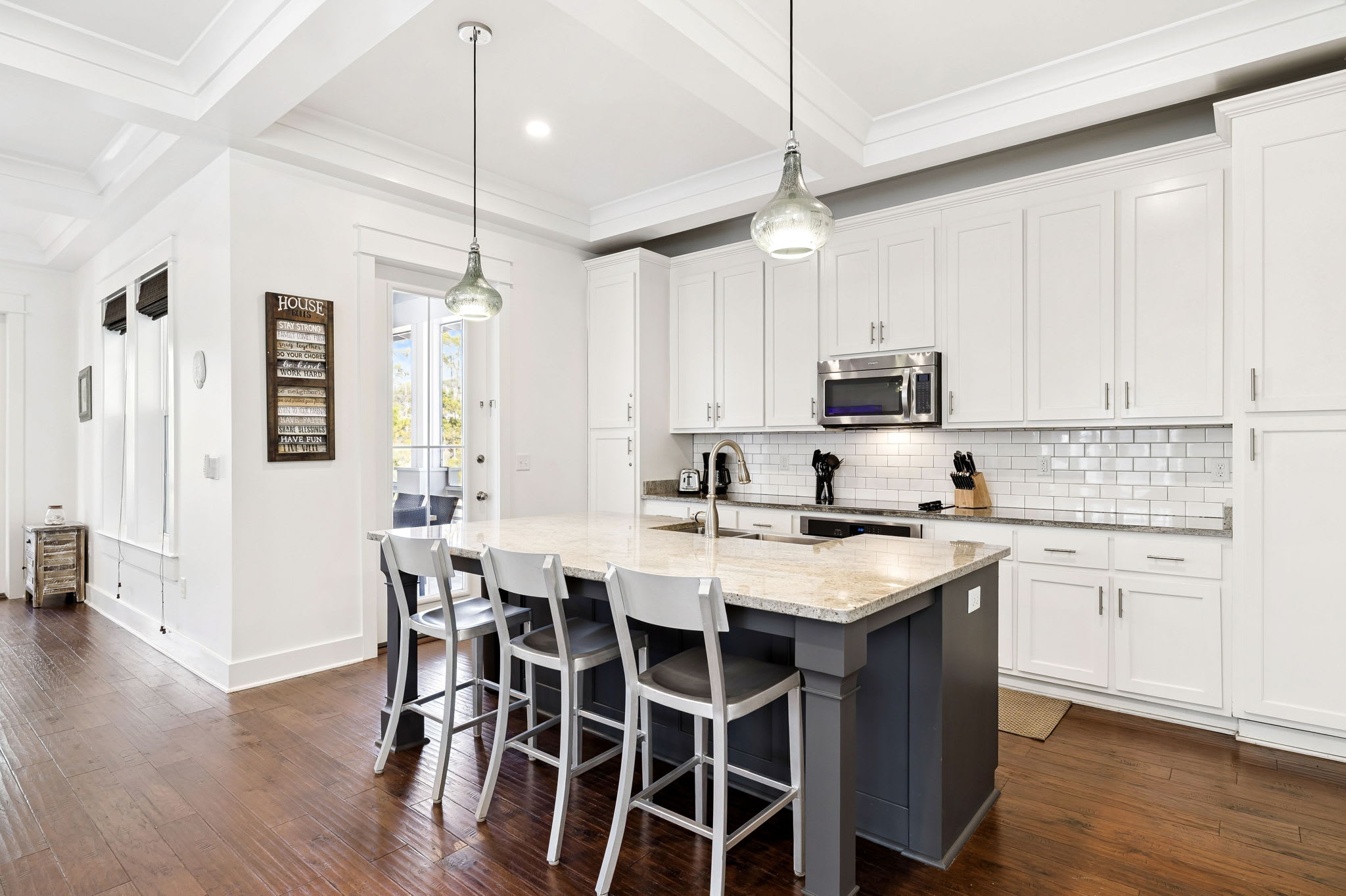 Spacious & Well Appointed Chef's Kitchen