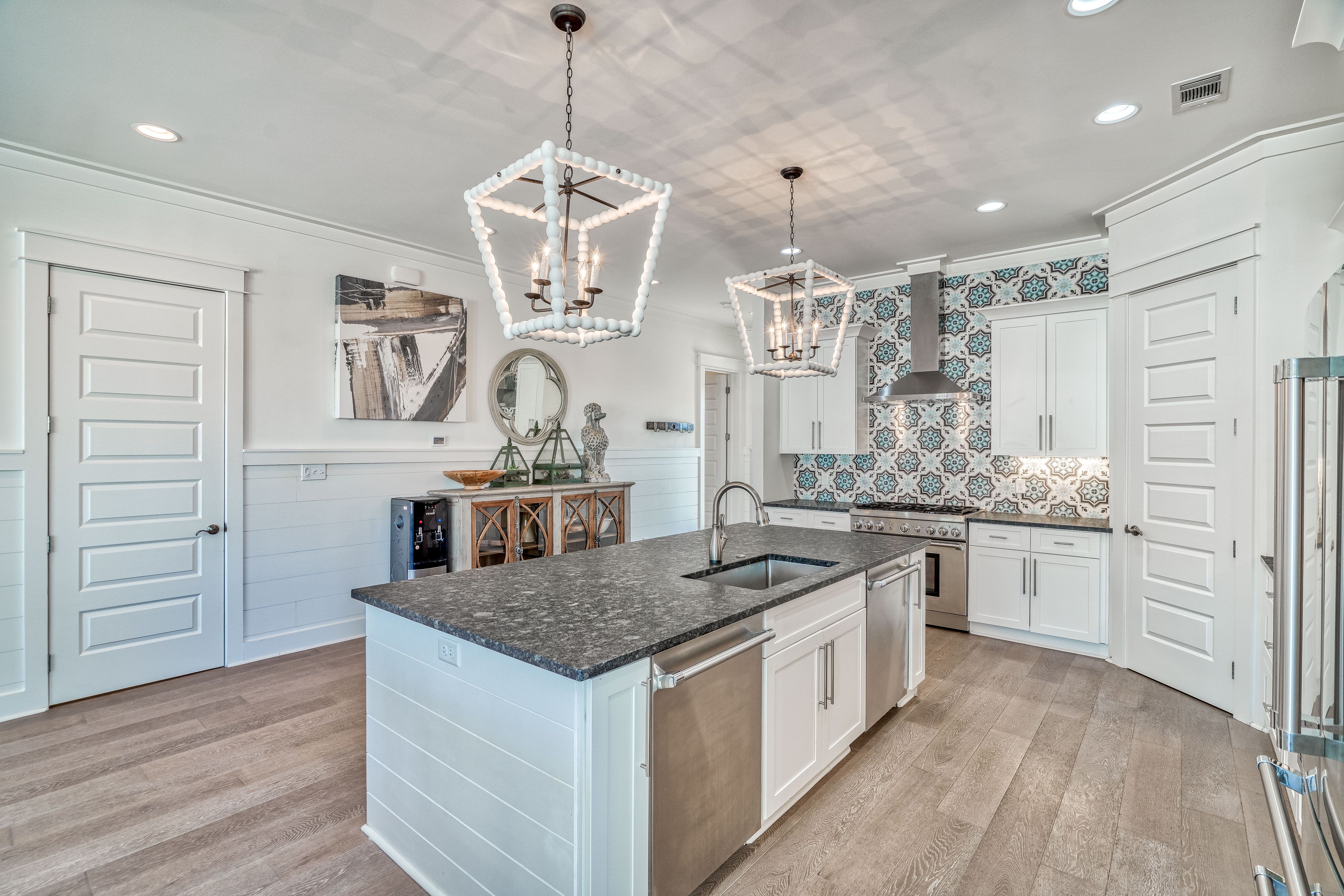 Well Equipped Chefs Kitchen - Including 2 Dishwashers & Refrigerators!