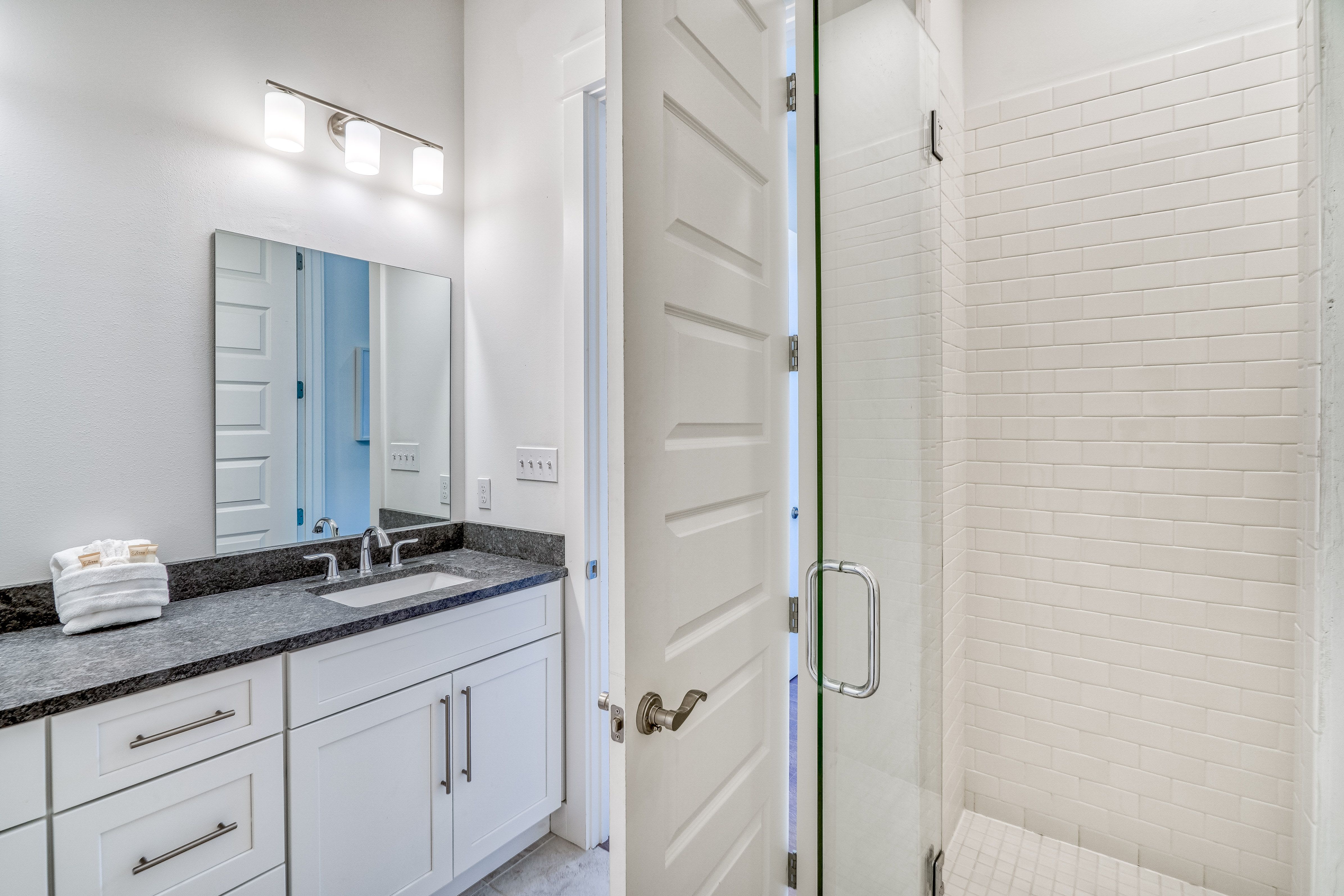 King Guest En-Suite - Dual Vanities & Walk-In Shower