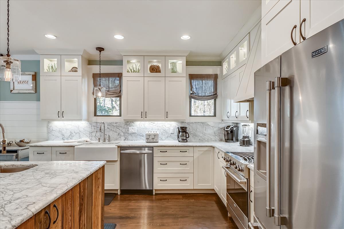 Kitchen - Fit with a Work Station