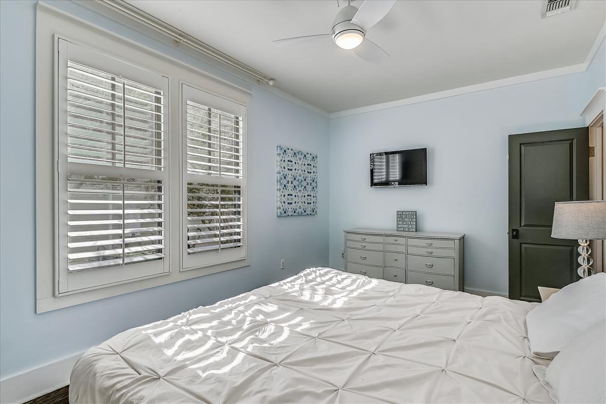 1st Floor Primary Suite - Equipped with a Flat Screen TV