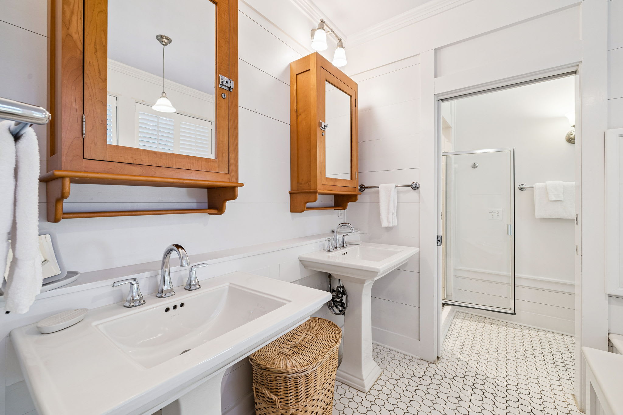 Primary En-Suite - Dual Vanities