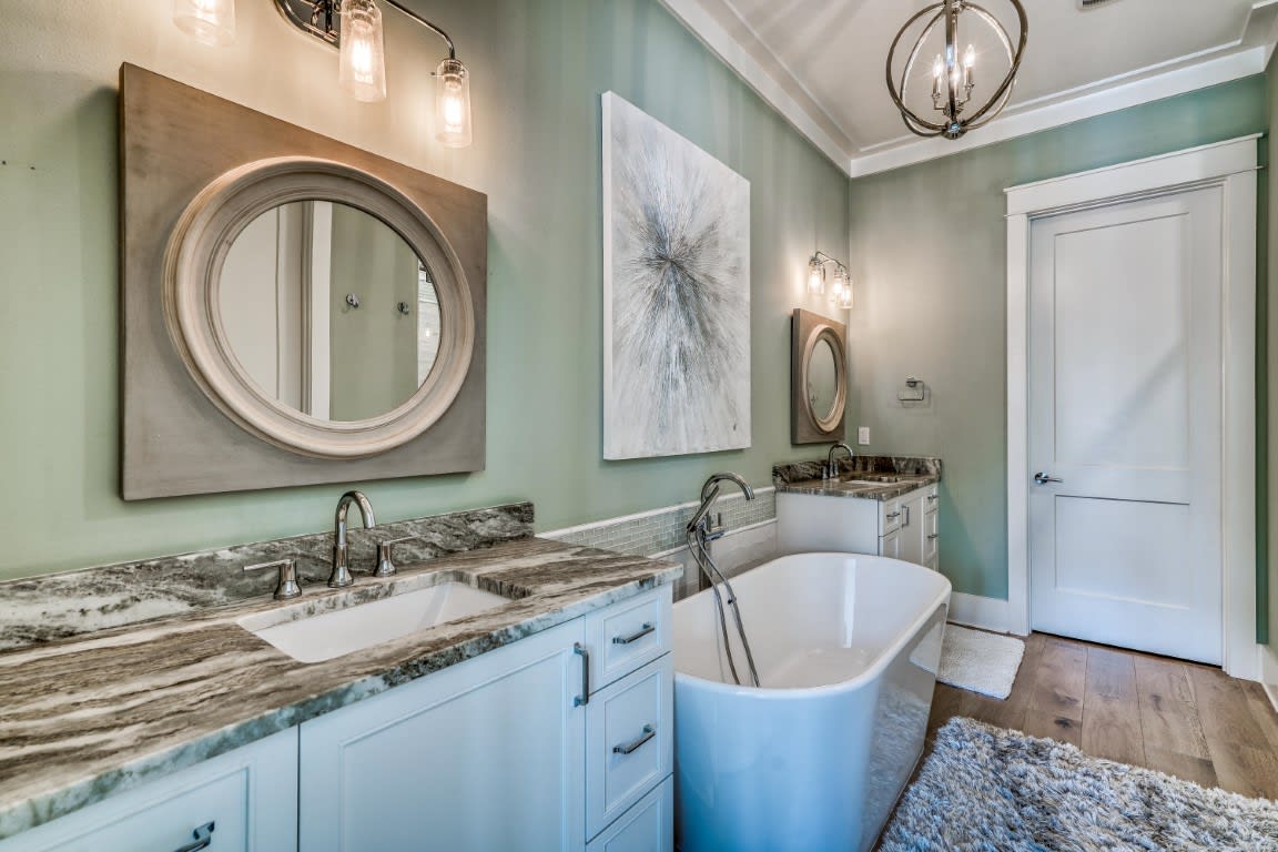 1st Floor - Primary En Suite