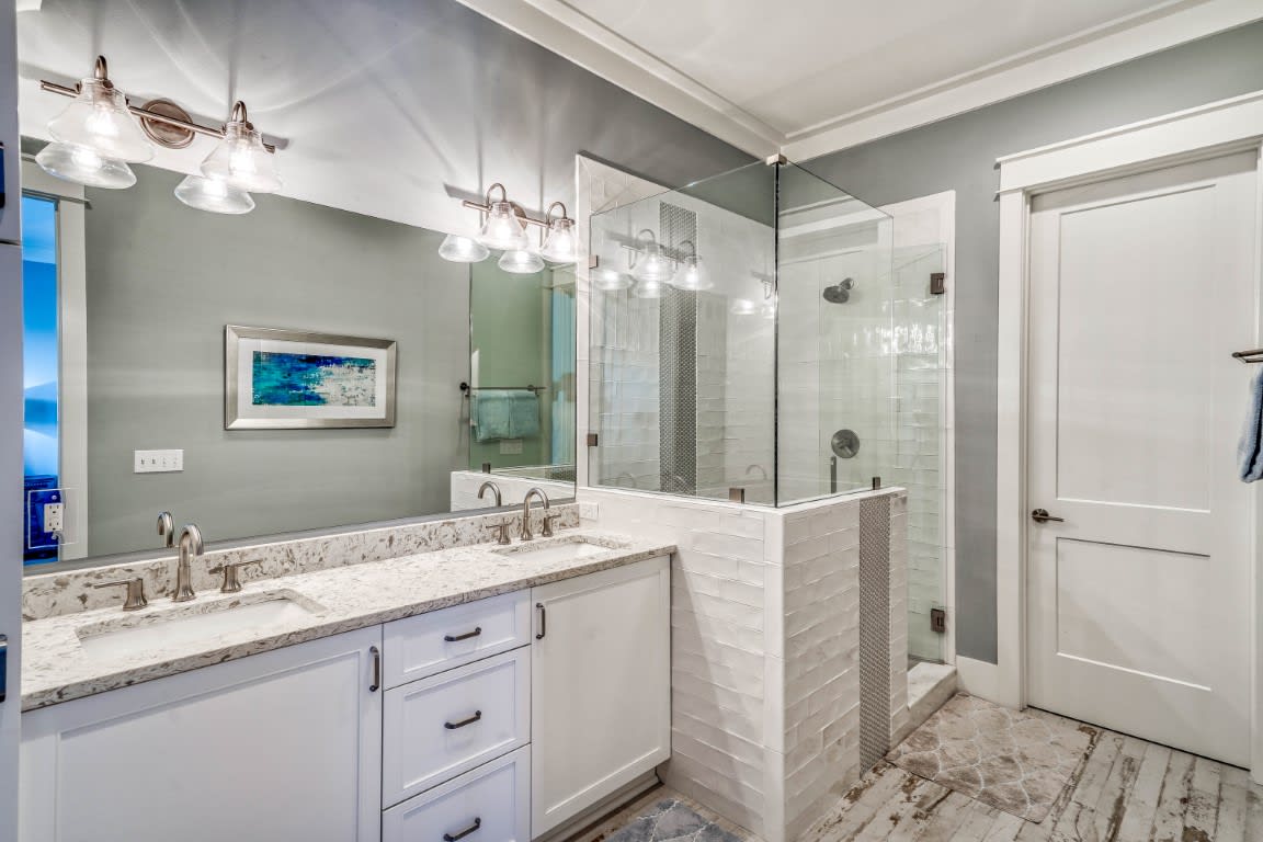 2nd Floor Guest En Suite - Dual Vanity & Walk In Shower