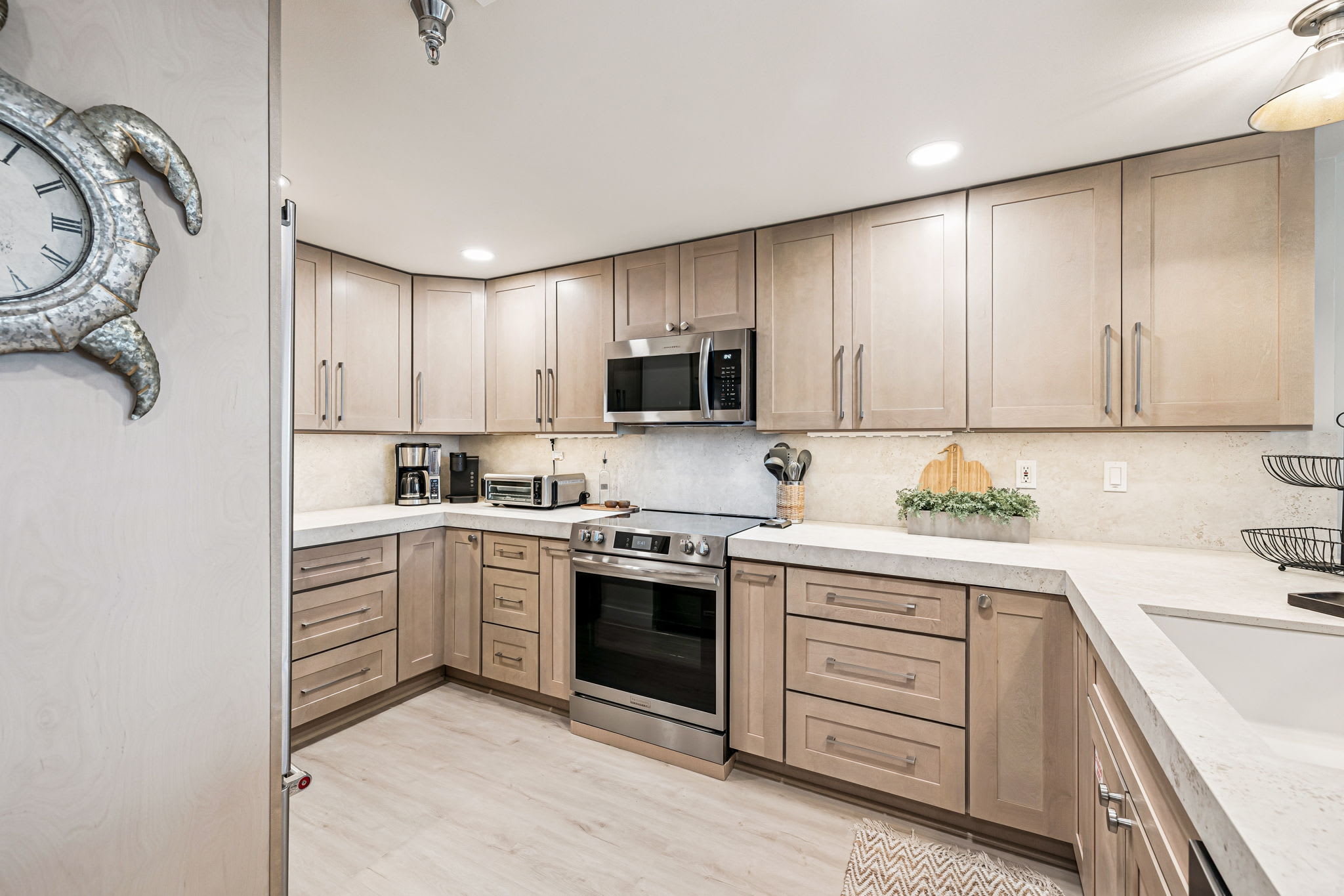 Chef's Kitchen - Fully Equipped for All Your Cooking Needs!