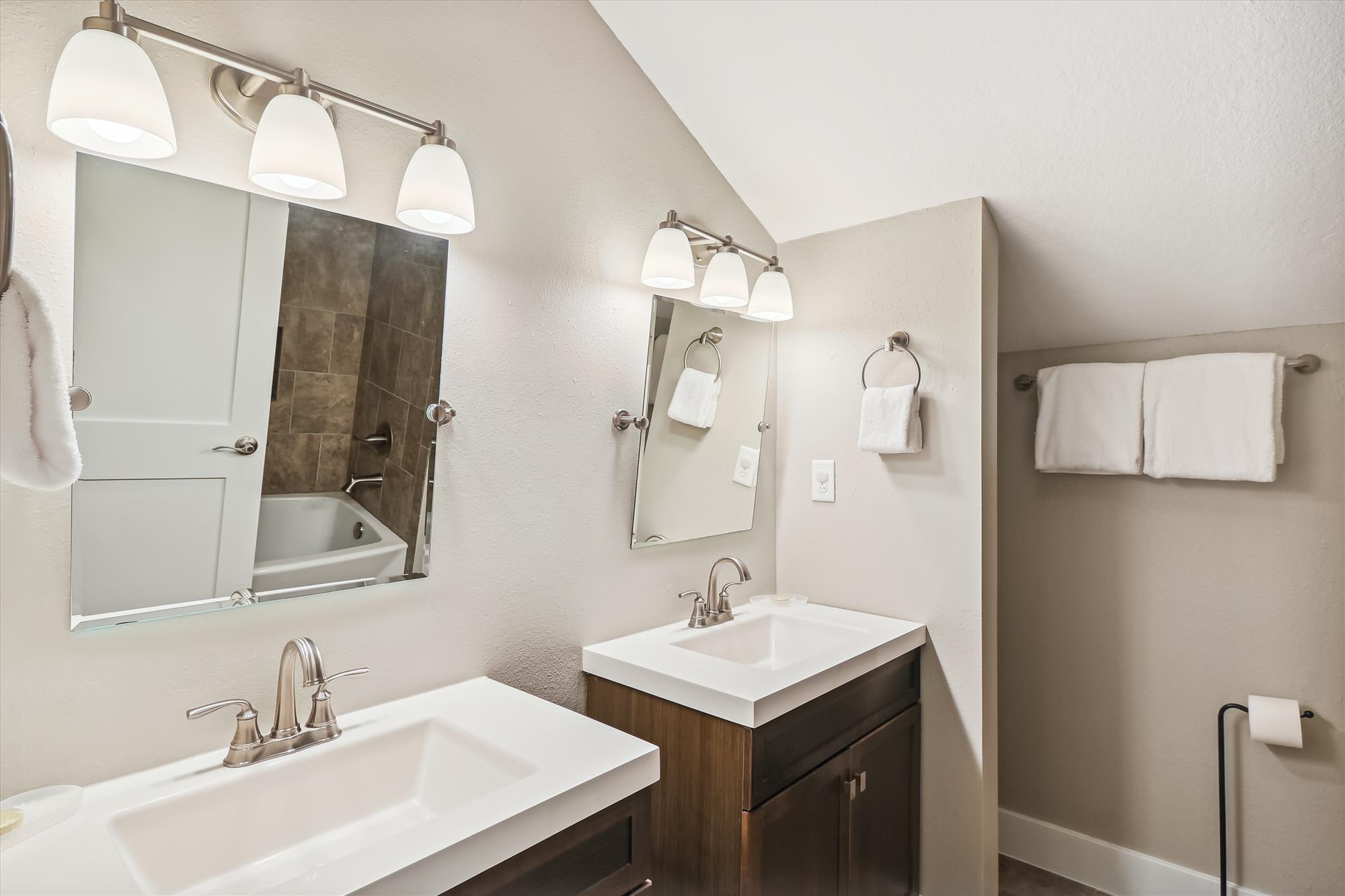 Shared Guest Bathroom - Dual Vanities