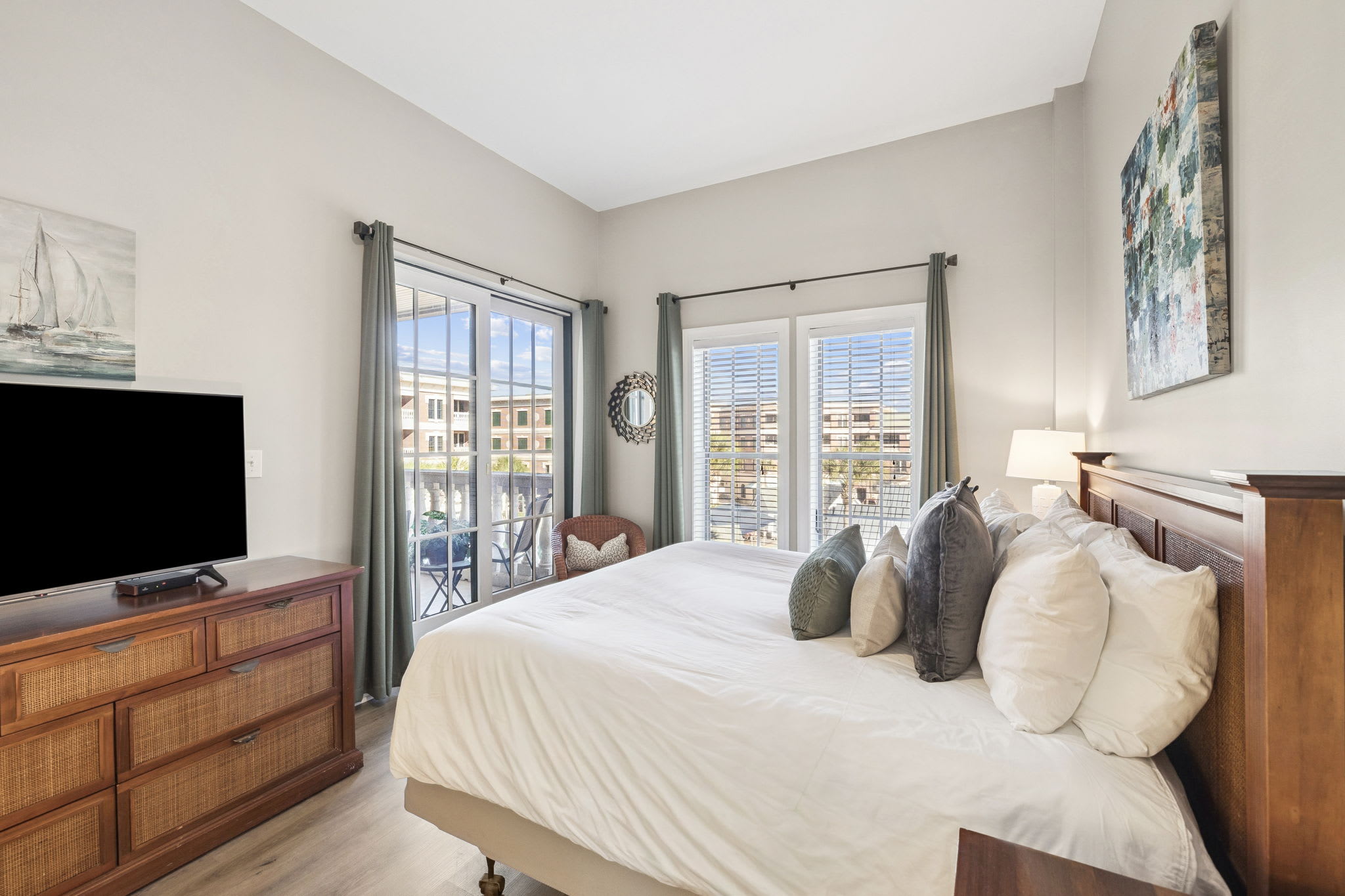 Primary King Suite - Balcony Access + Flat-Screen TV