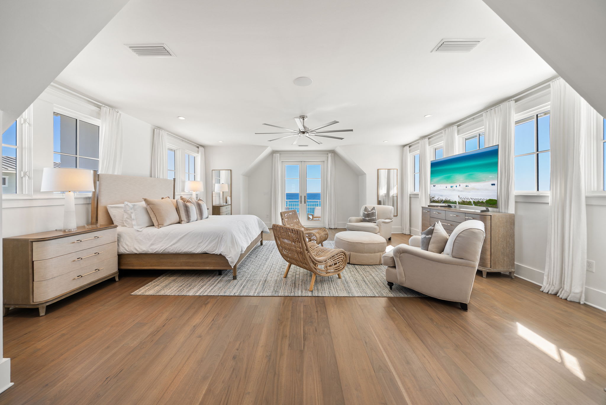 3rd Floor - Gulf Front Primary King Suite