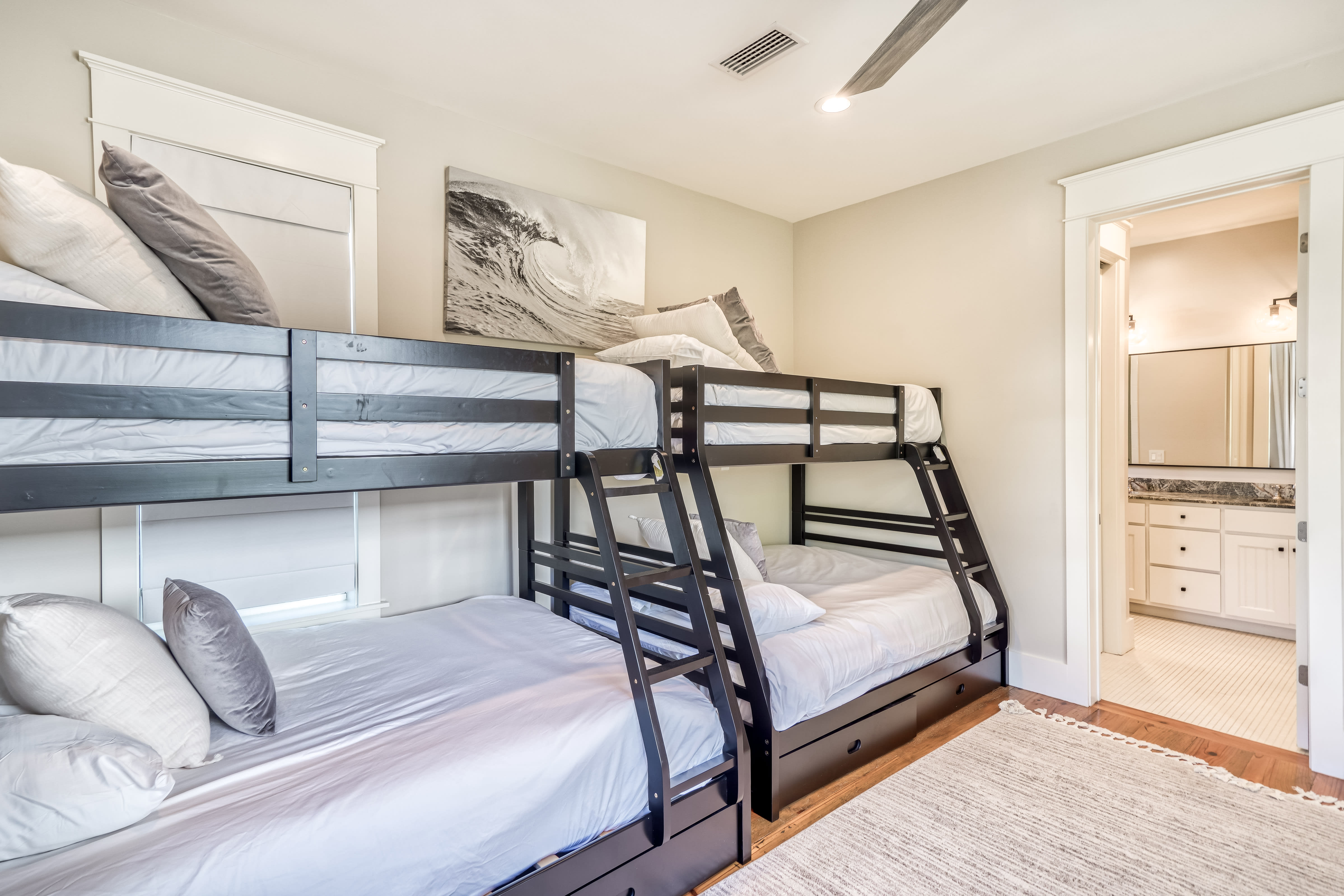 Sleep 6 in the Twin over Queen Bunks!